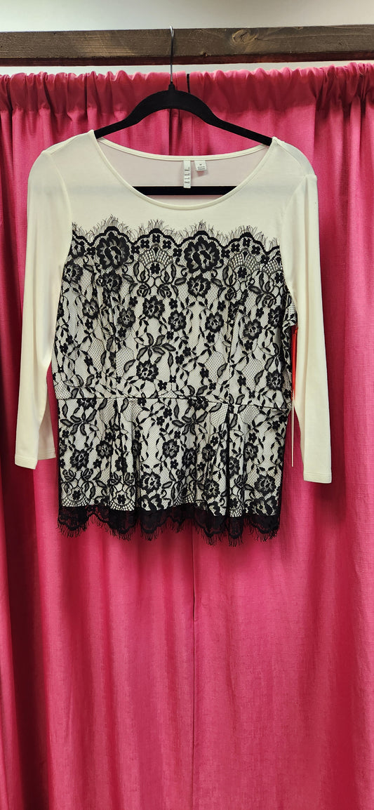Elle Lace Blouse Size M NWT RS 31