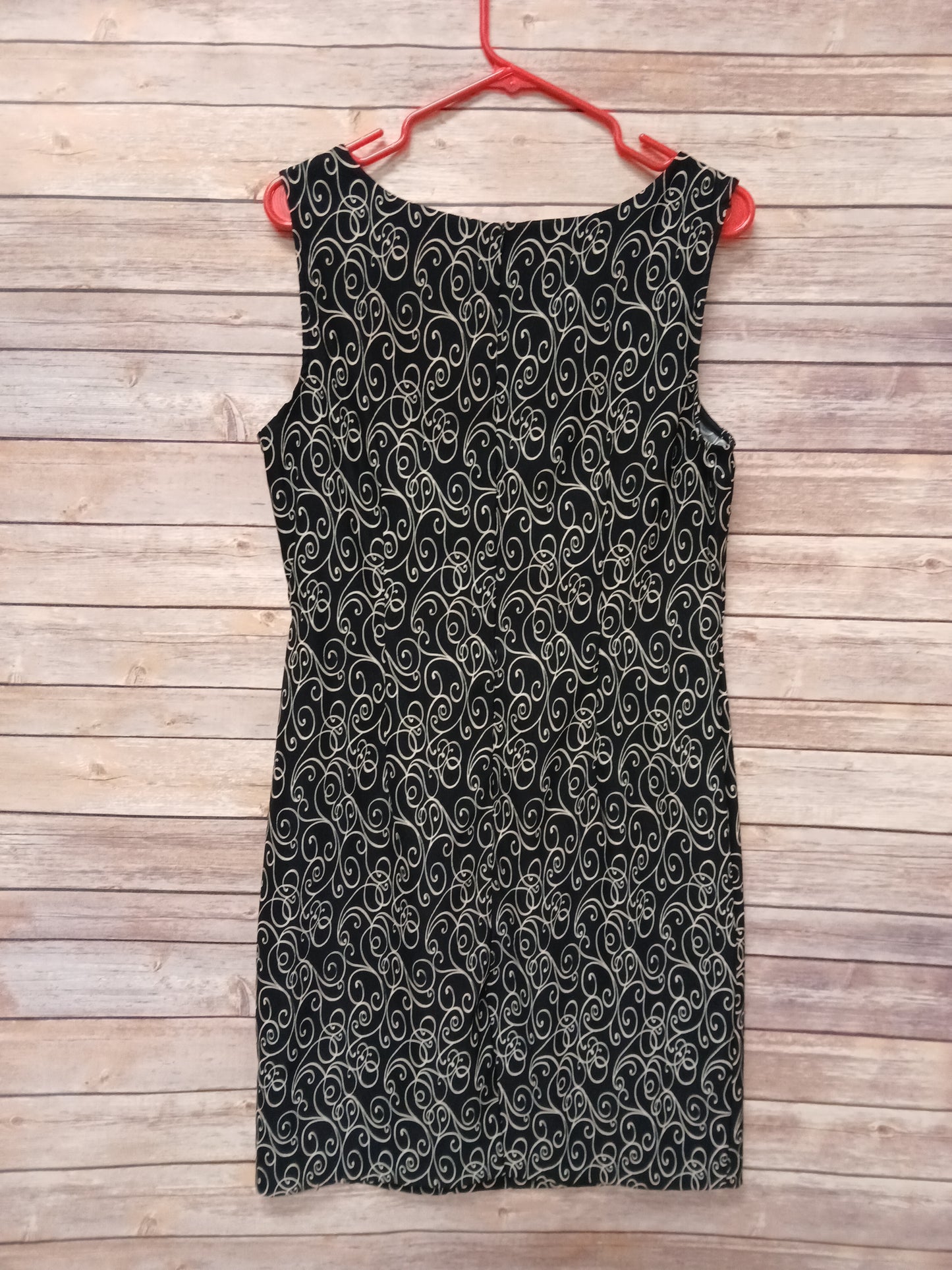 Connected Apparel Black & White Dress. Size 14. RS 2.