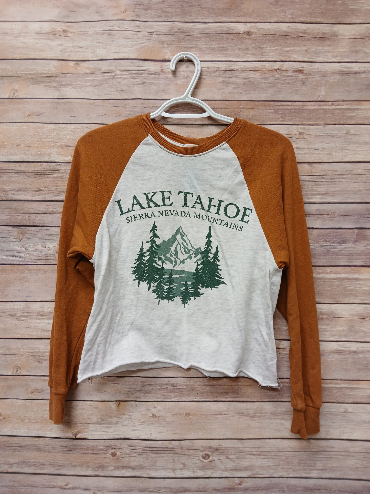 Lake Tahoe Crop Long Sleeve Tee. Size XS. RS 72