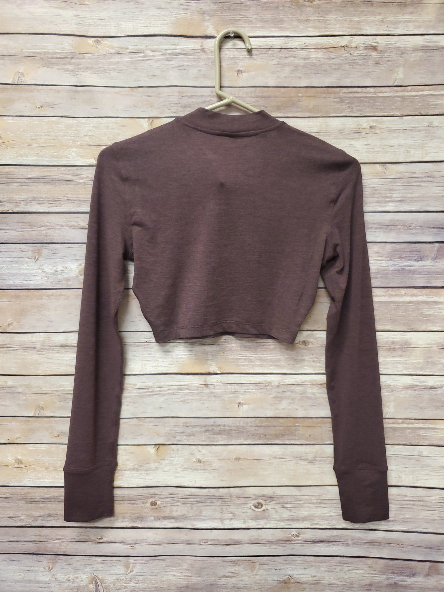 Vuori Maroon Long Sleeve Crop Top. Size XS. RS 95