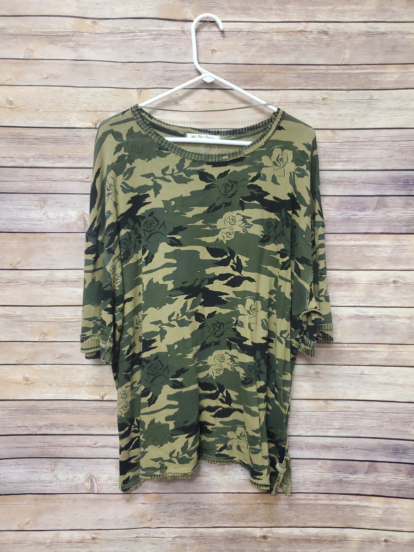 Free People Camouflage Shirt. Size XS. Oversized. NWT. RS 97