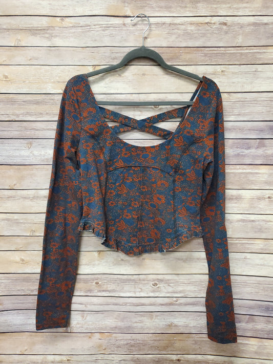 Free People Navy & Red Floral Crop. NWT. Size L. RS 97