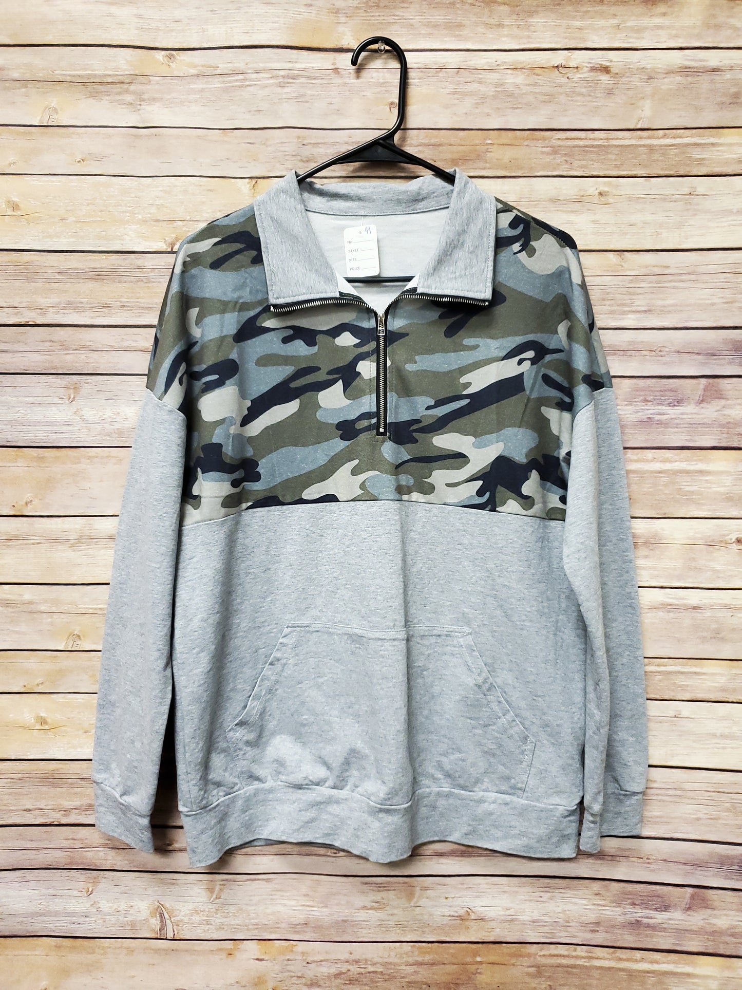 Camouflage & Grey Pullover. Size M. RS 44