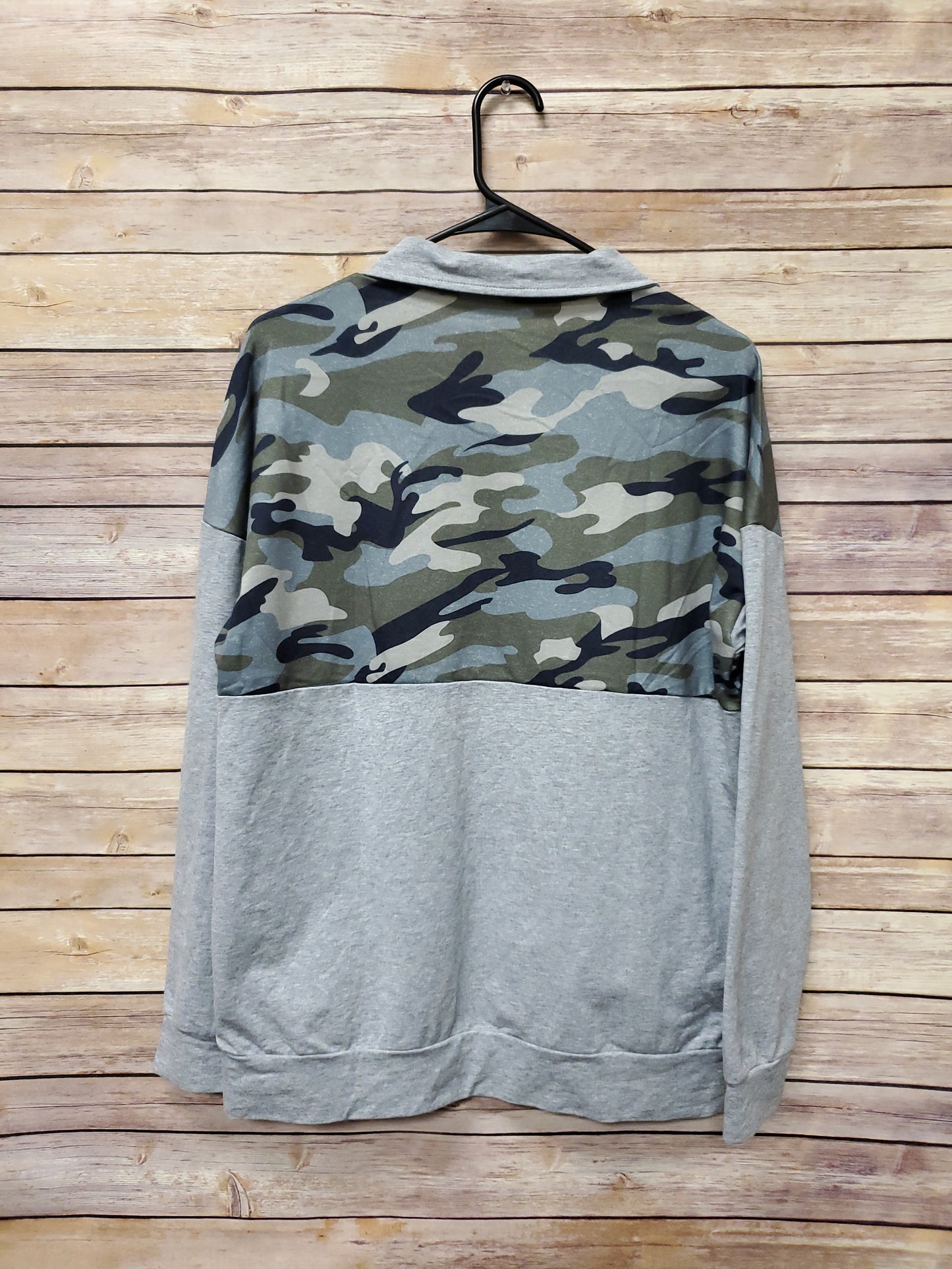 Camouflage & Grey Pullover. Size M. RS 44