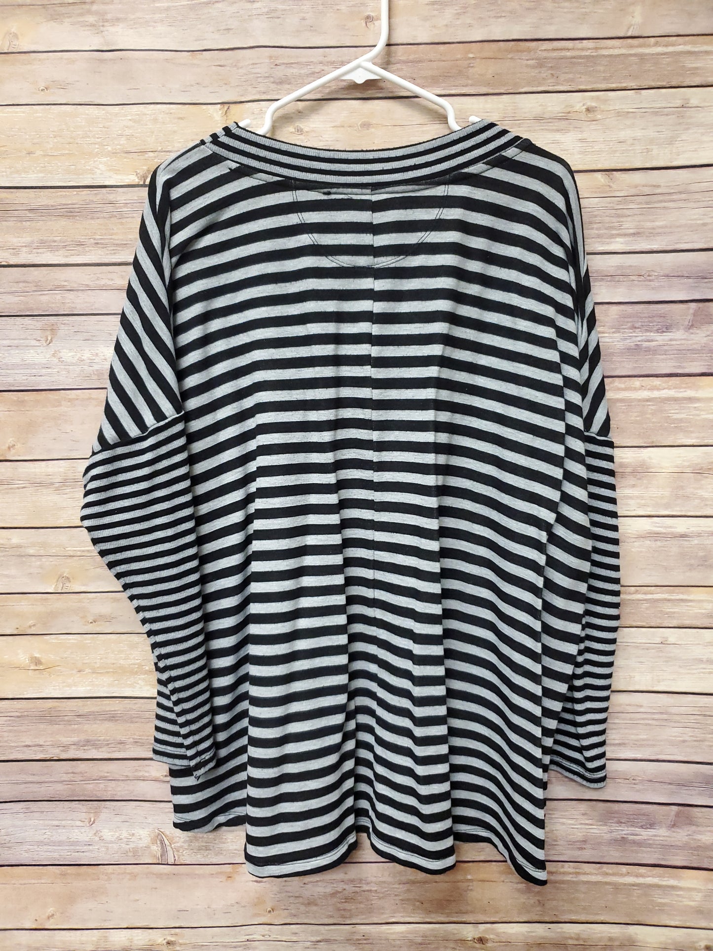 Avenue Black & Grey Long Sleeve Blouse. Size 2XL/3XL #68