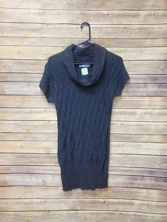 Maurices Navy Short Sleeve Sweater. Size M. #102