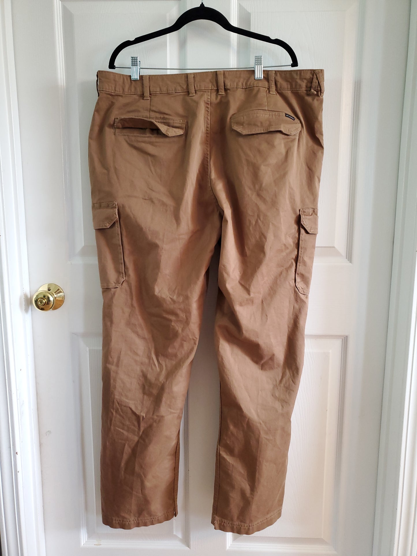 Mens Columbia Straight Fit Tan Pants. Size 40/32. #68