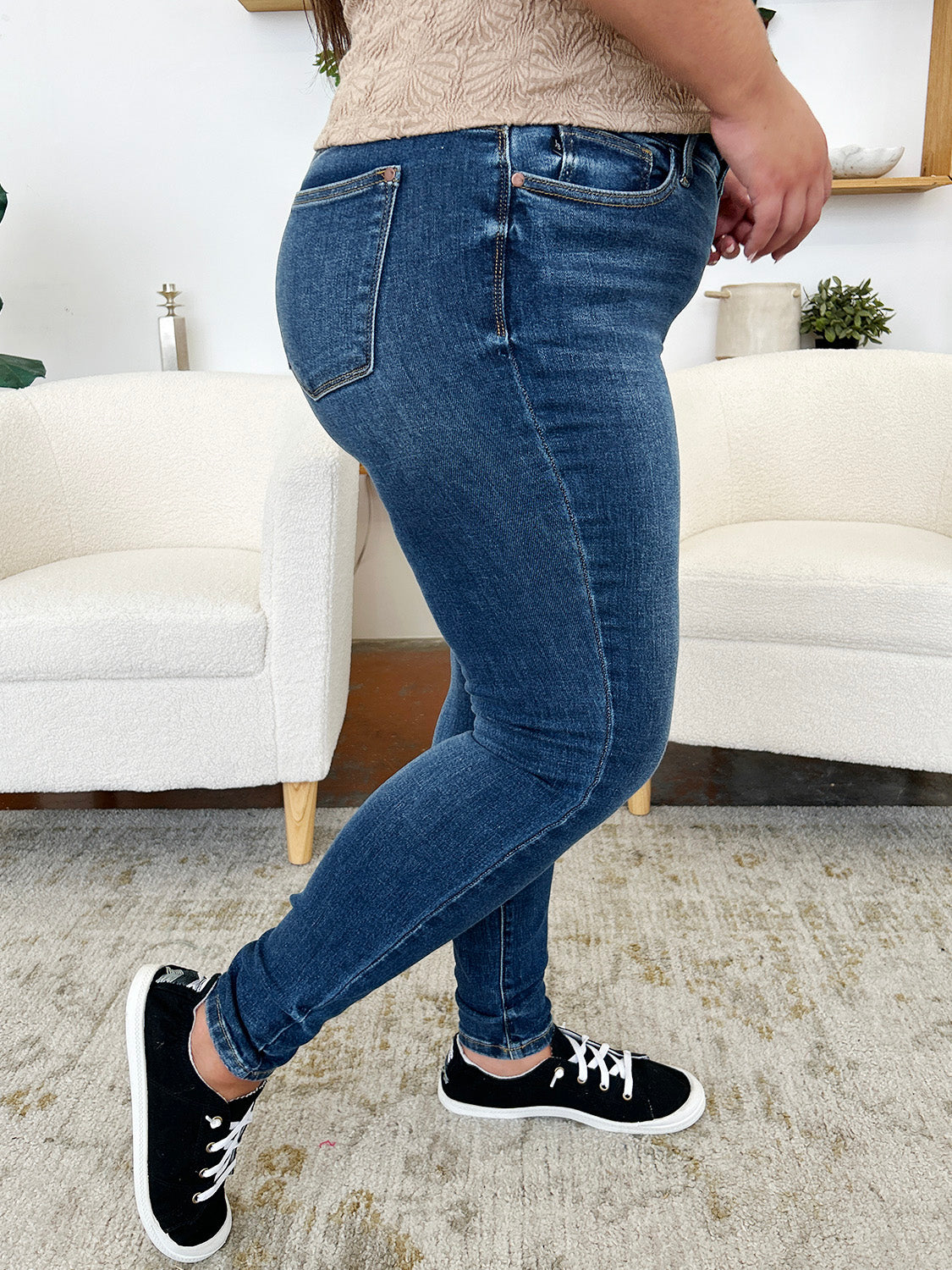 Judy Blue classic Skinny Jeans. Inseam 29" - Scarlett's Riverside Boutique 