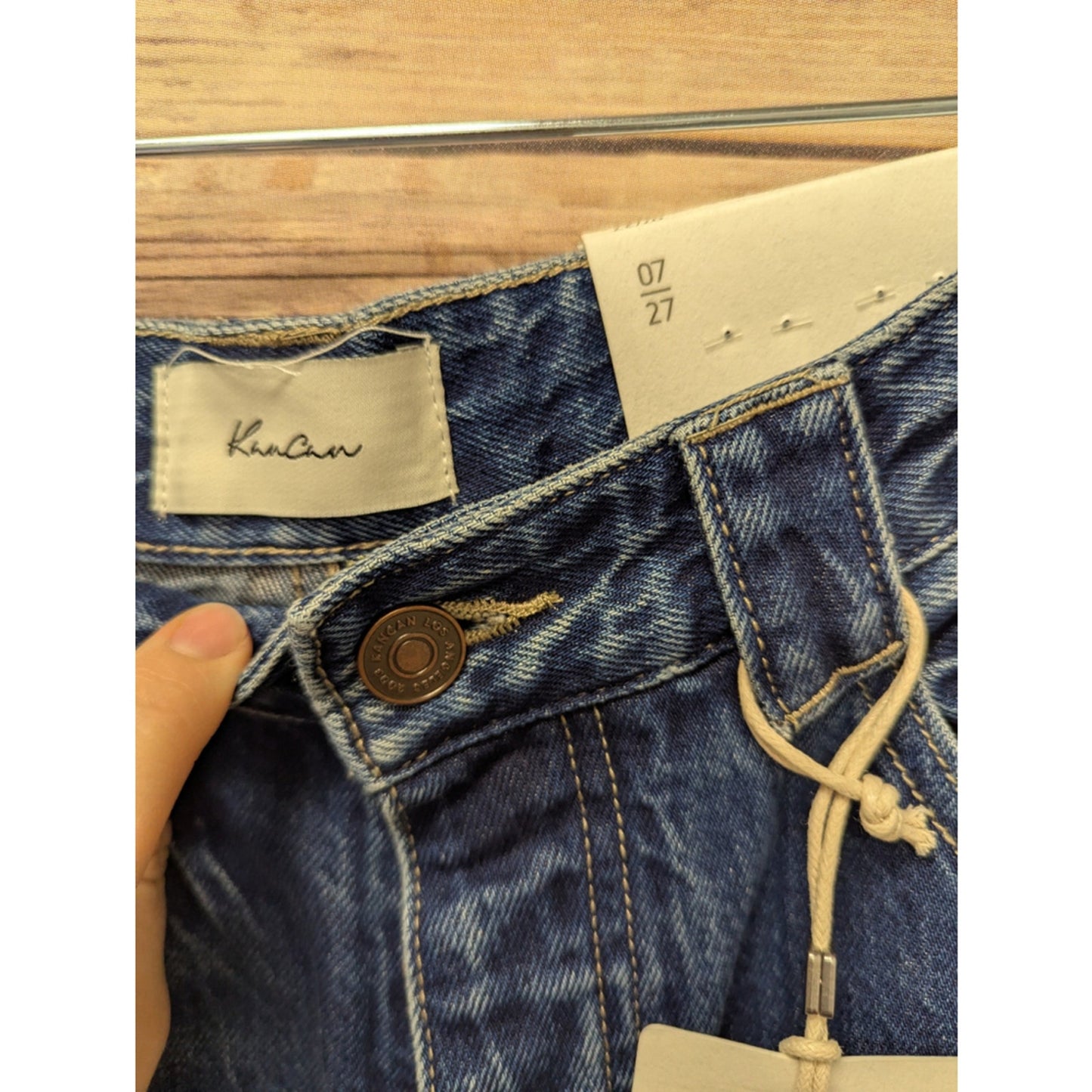 Kancan ultra high rise 90's wide flare. Size 7/27. Inseam 32"