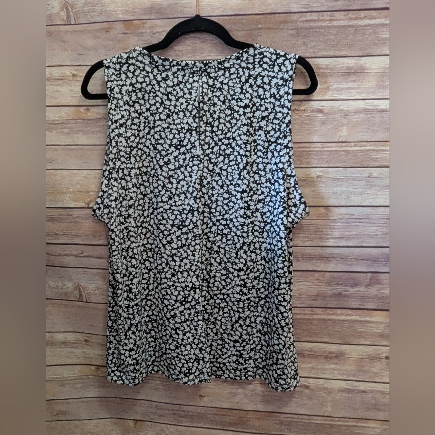 Vince Camuto Floral Crewneck Split Back Keyhole Tank Top. Sz XL #97