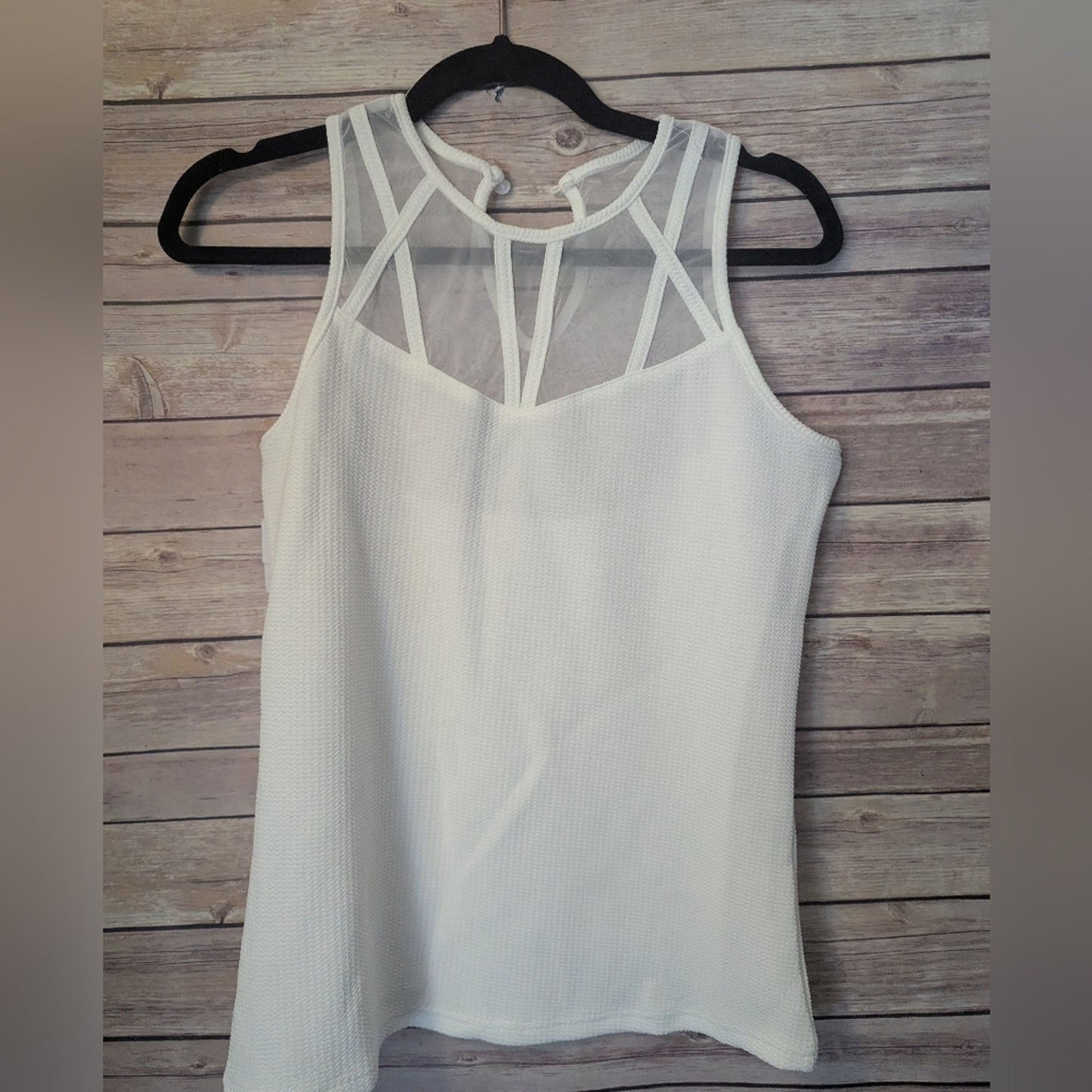 NWT White Textured Tank Top Size M – Sheer Mesh Yoke Sleeveless Blouse C36