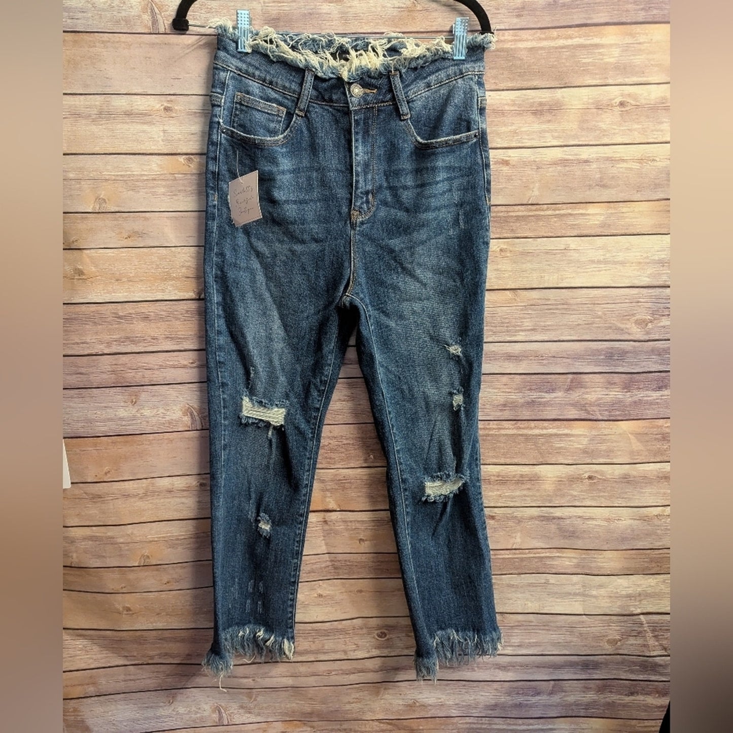 Risen, petite friendly Distressed dark wash Blue Jeans Sz 5
