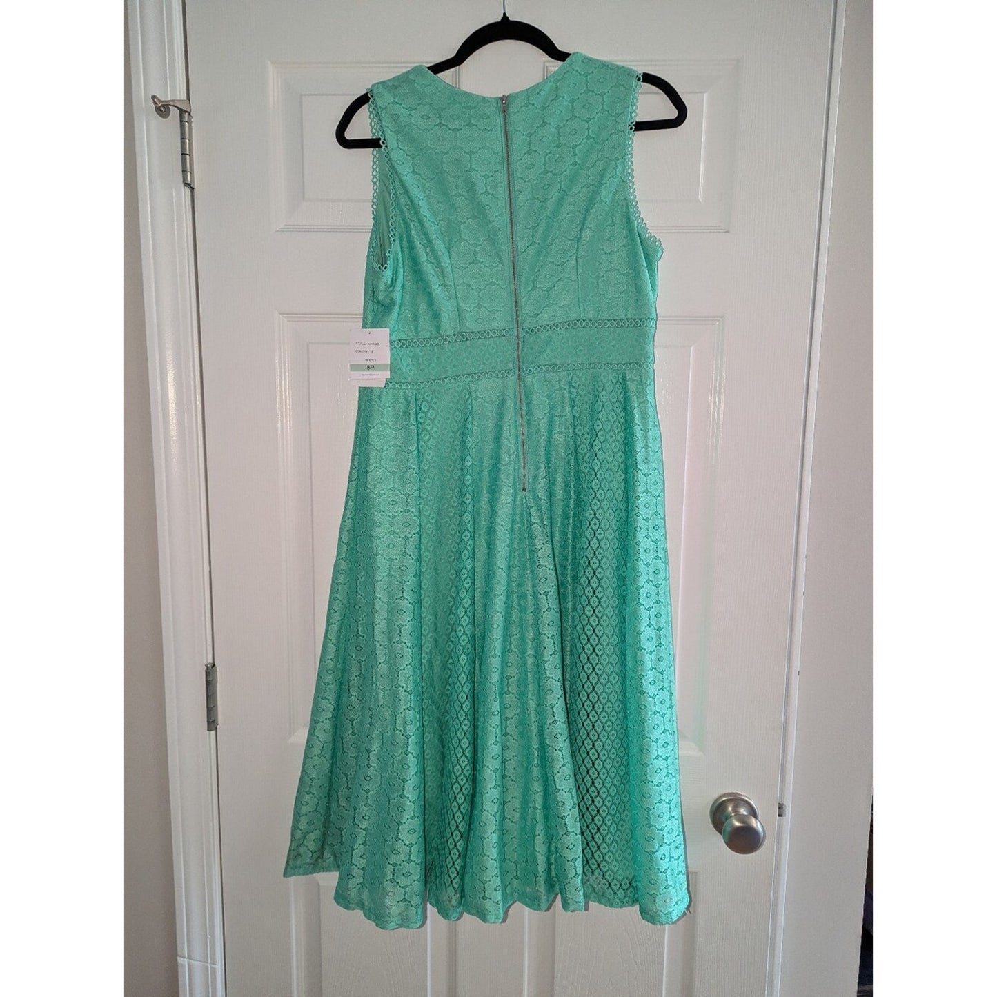 NWT Danny & Nicole Women’s 8P Mint Green Lace Fit & Flare Dress Sleeveless Petit