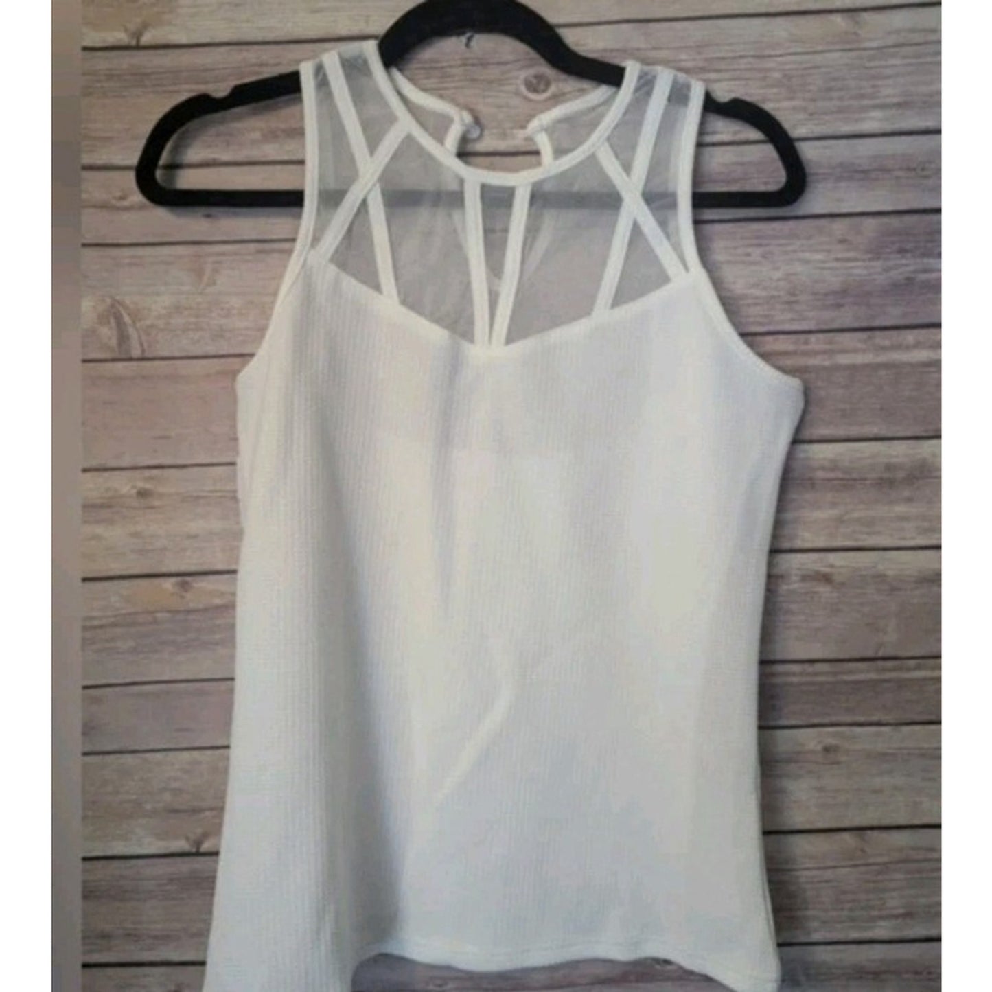NWT White Textured Tank Top Size M – Sheer Summer Boho Sleeveless Blouse C36