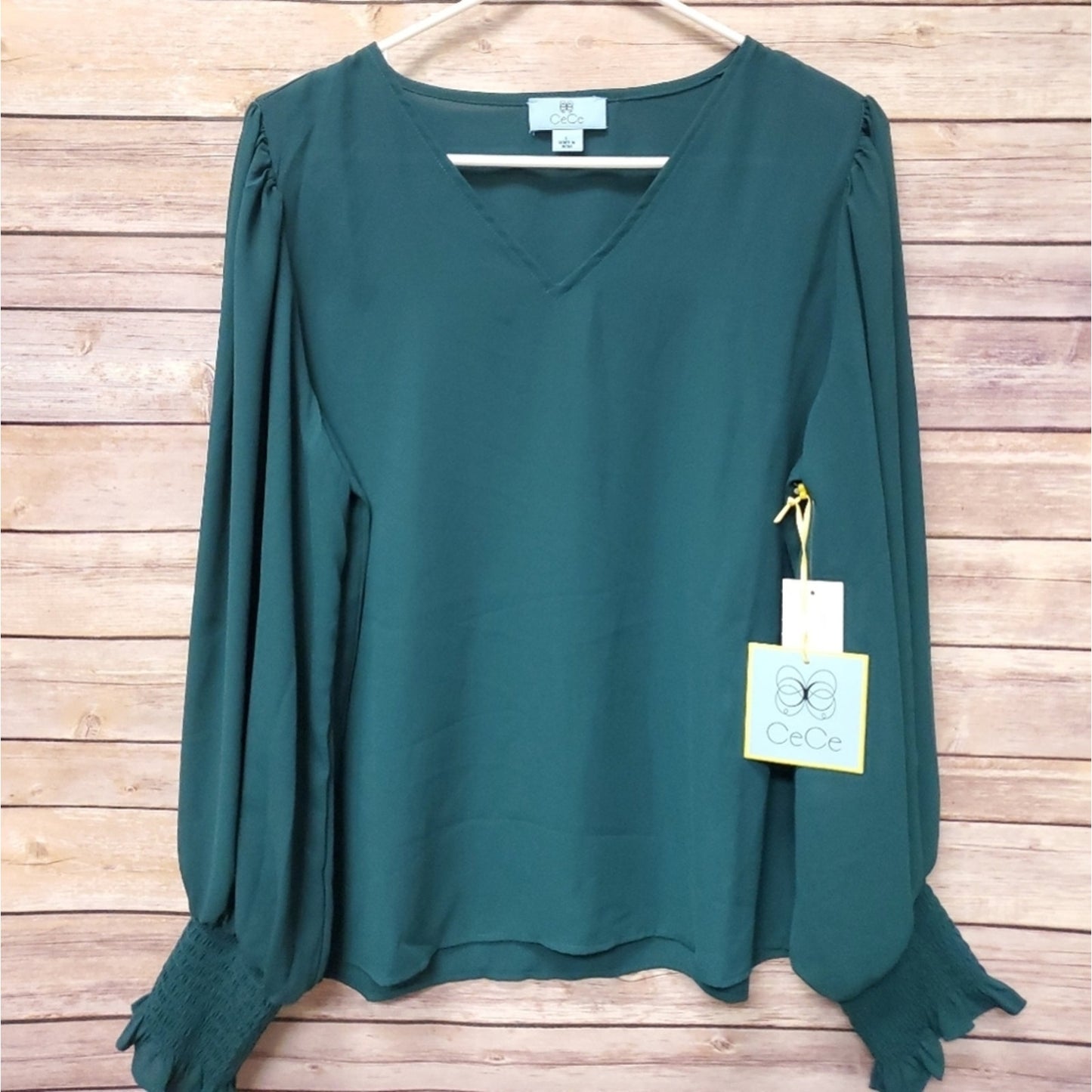 CeCe Emerald Green V-Neck Blouse Women’s Large Long Sleeve Smocked Cuff Top #B71