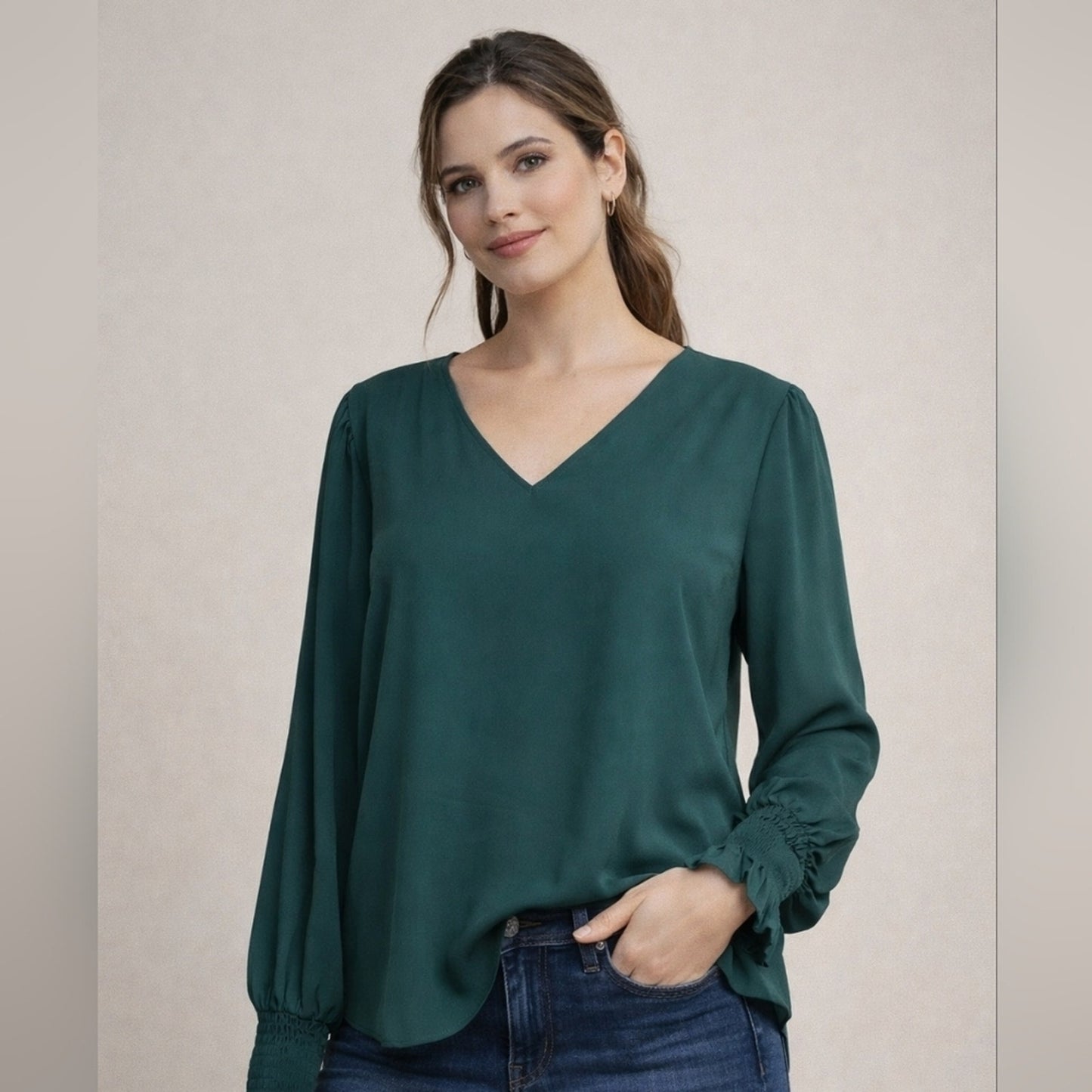 CeCe Emerald Green V-Neck Blouse Women’s Large Long Sleeve Smocked Cuff Top #B71