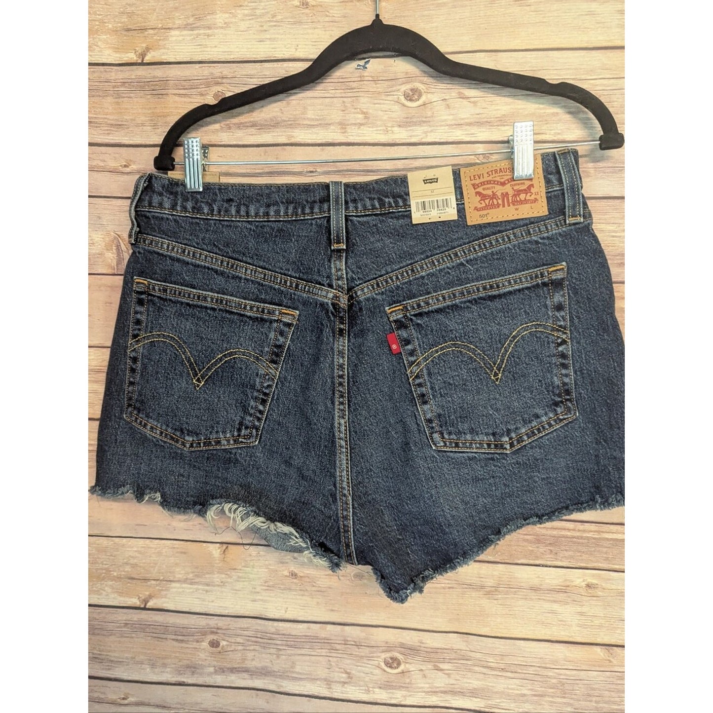 Levi’s 501 Shorts Women’s 32 High Rise Distressed Cut Off Denim Jean Shorts NWT