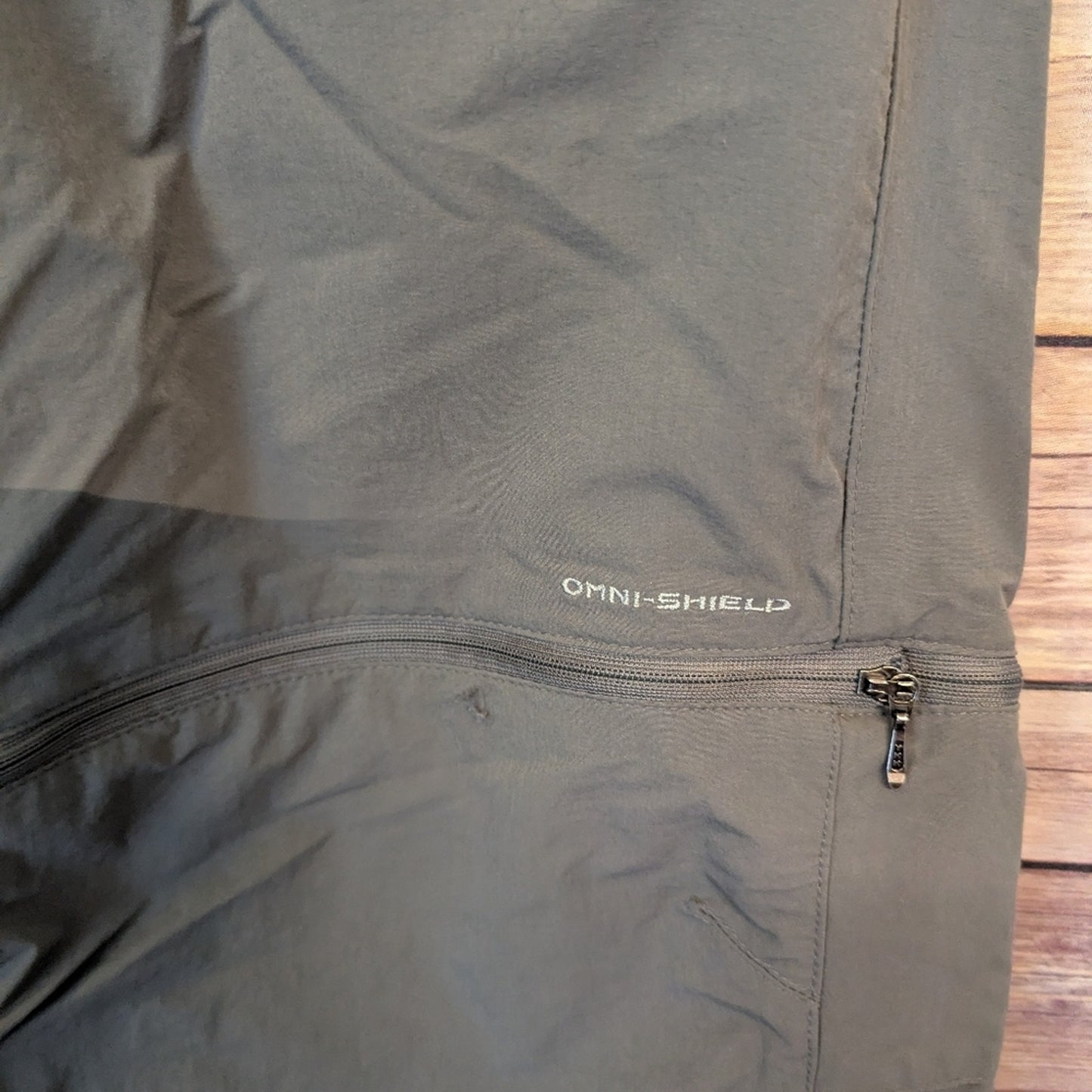 Women’s Columbia Omni-Shield Hiking Pants Size 14 Green Convertible G30