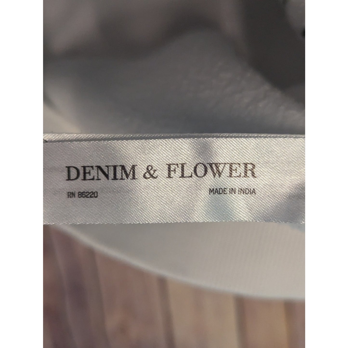 Denim & Flower Ricky Singh Pullover Sweatshirt Cream Womens Sz L Streetwear