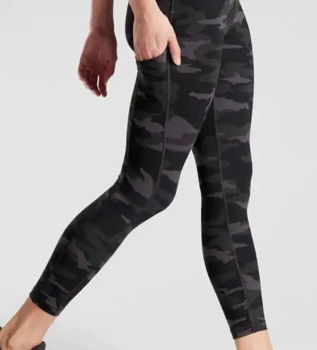 Athleta Ultimate Camo  leggings 7/8 Tight. Size XXS