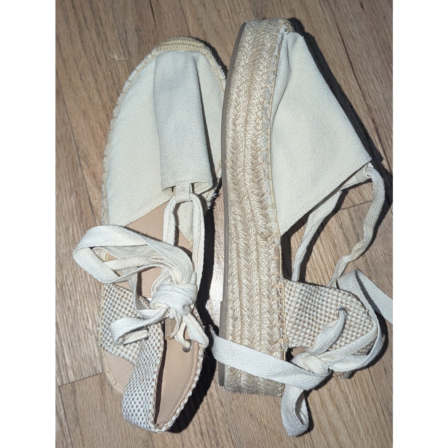 Soda Lace Up Espadrille Flats Women’s Size 8.5 Beige Canvas Ankle Wrap Casual