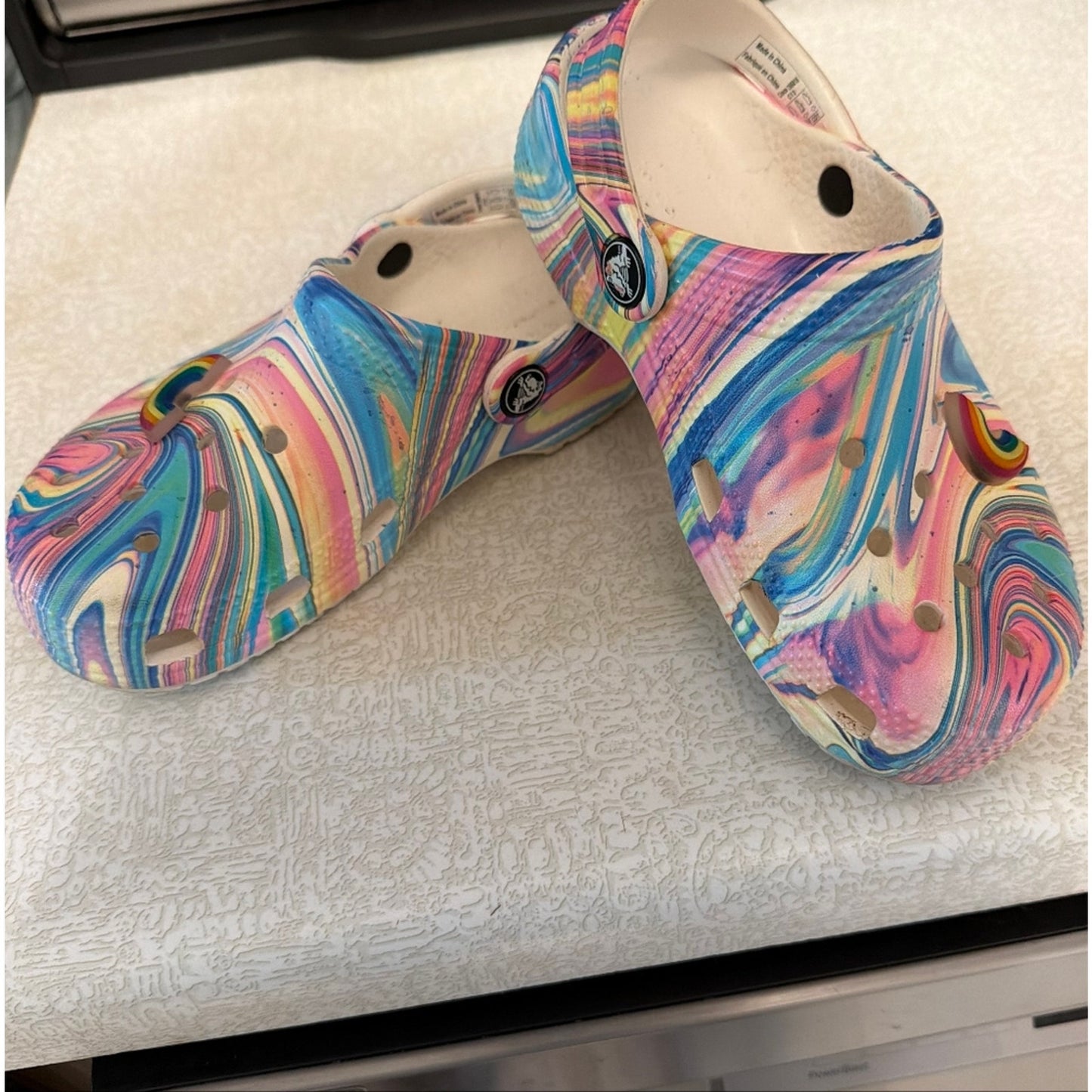 Crocs Kids Classic Clog C13 Rainbow Marbled Swirl Slip On Shoes Charms Colorful