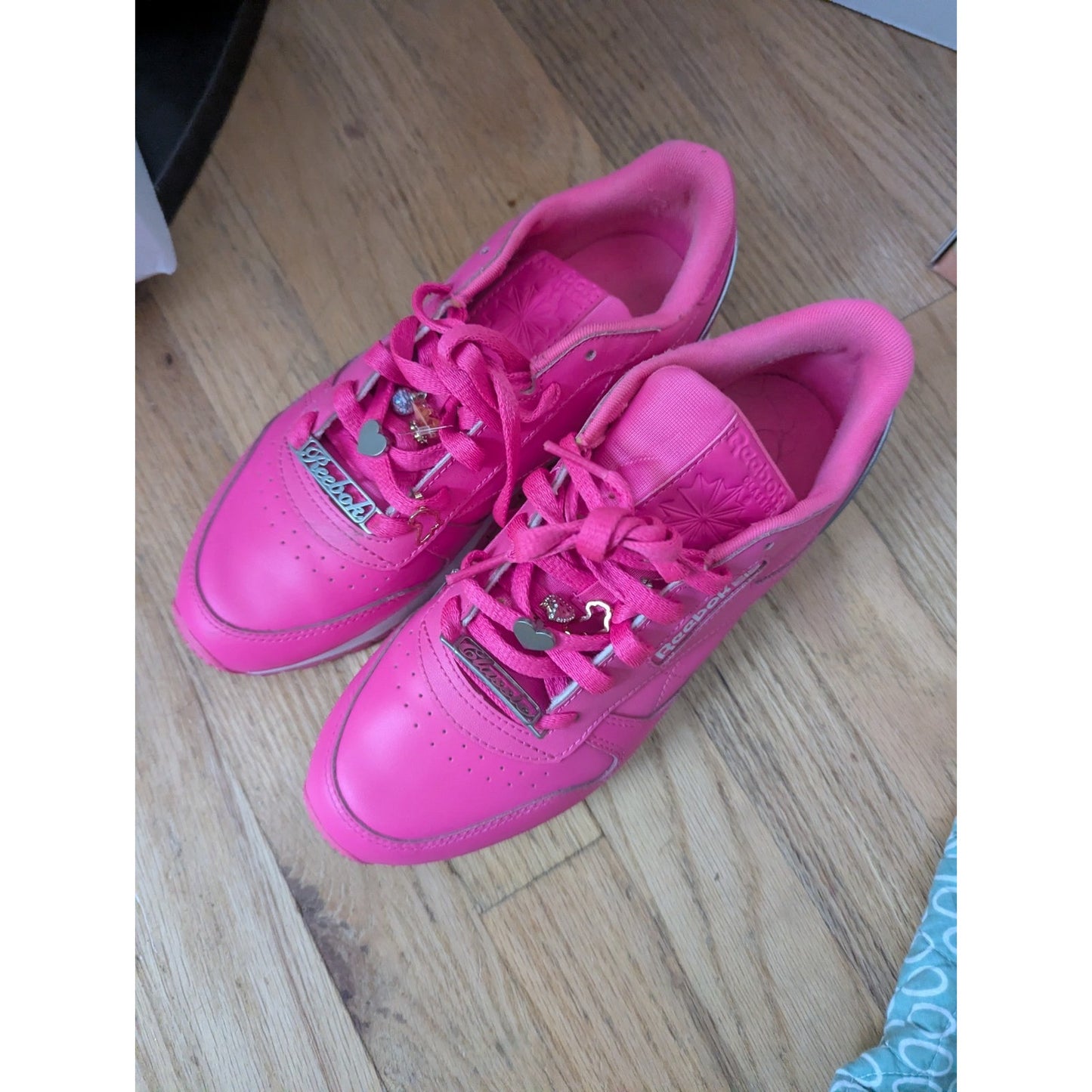 Retro, Y2K, Reebok Running Shoes Womens Size 8 Dynamic Pink CL LTHR