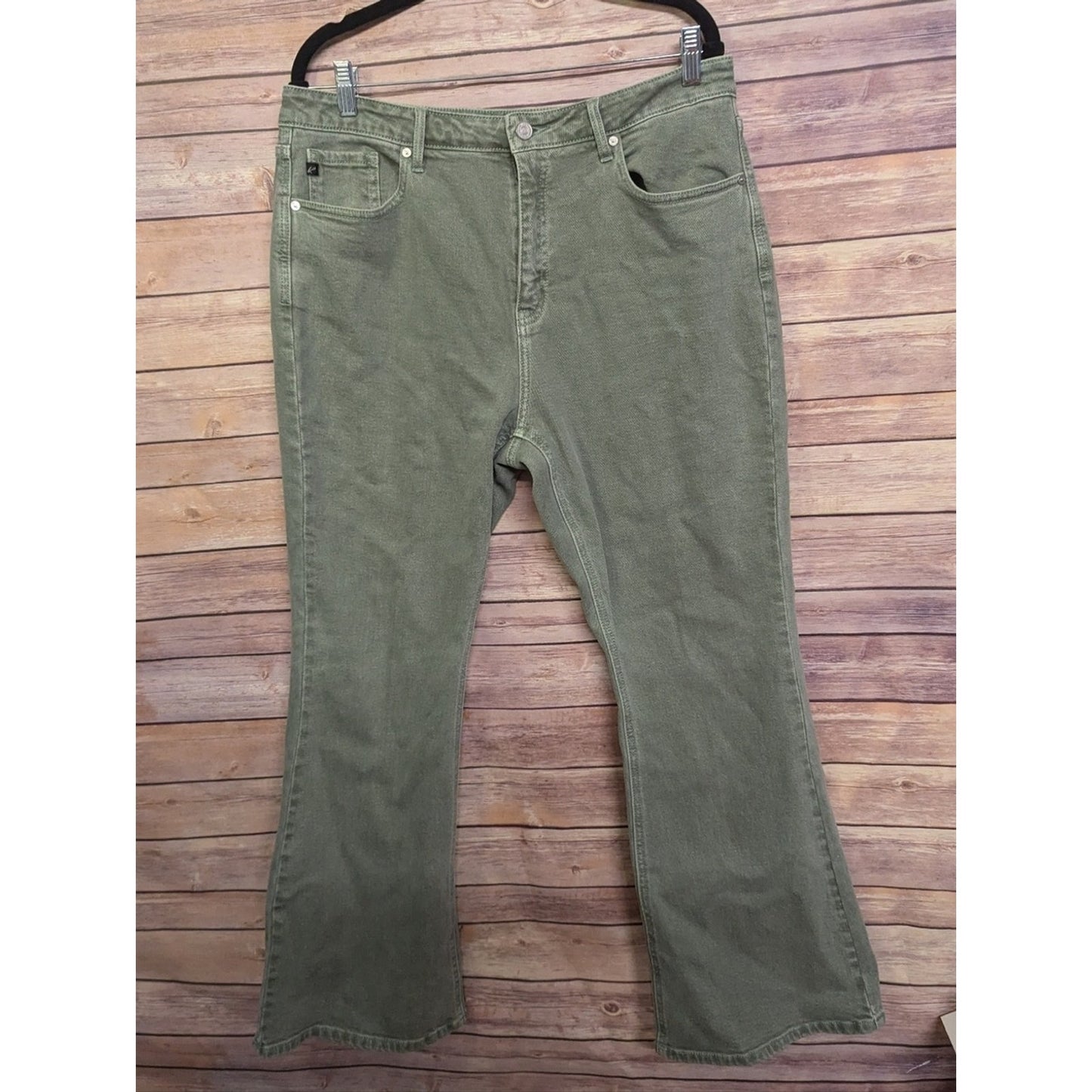 KanCan Los Angeles Olive Green Flare Jeans Womens Size 12 Mid Rise Stretch Denim