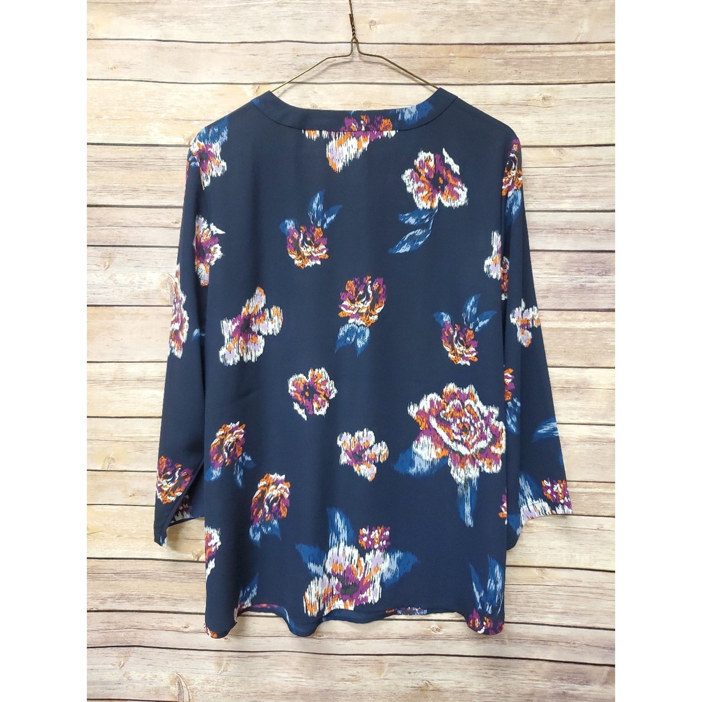 Van Heusen Women’s Large Navy Floral Blouse 3/4 Sleeve V Neck Button Front Work