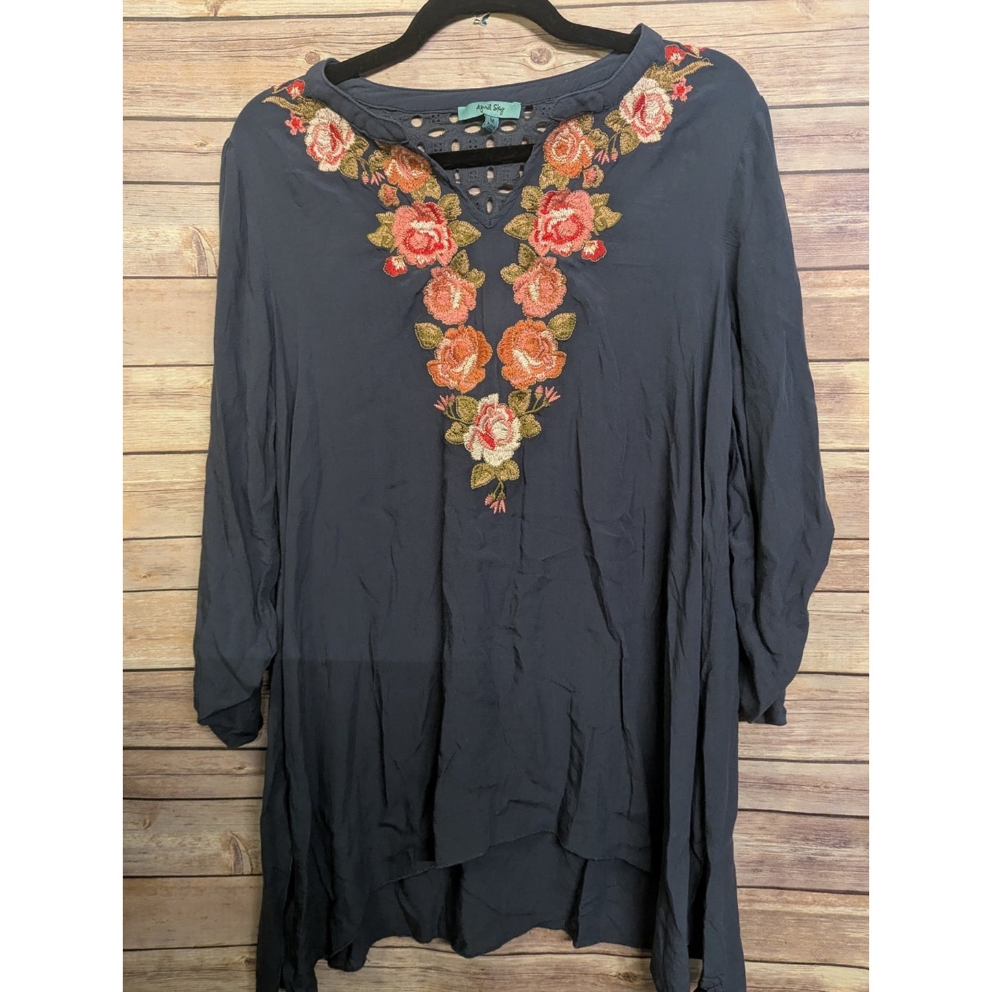 April Sky Medium Navy Blue Embroidered Floral Tunic Top Boho Hi Low 3/4 Sleeve