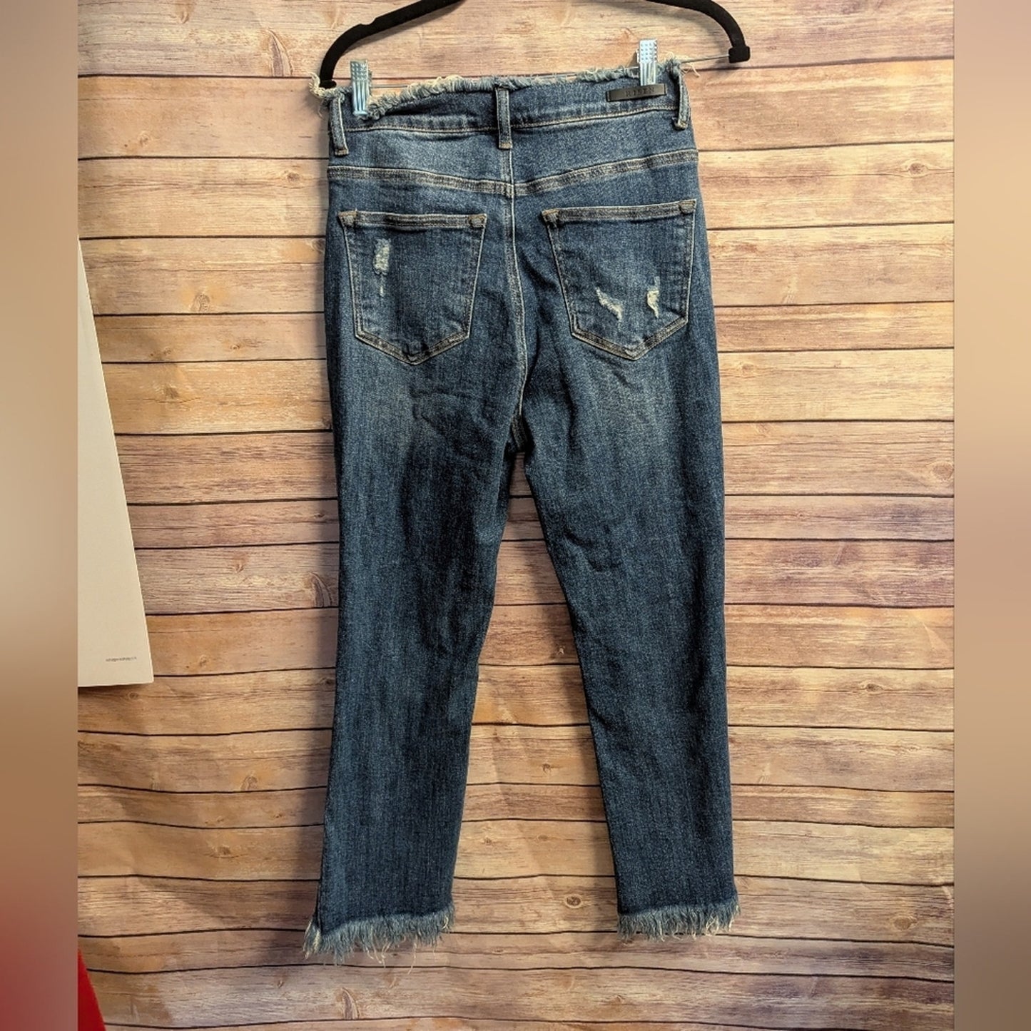 Risen, petite friendly Distressed dark wash Blue Jeans Sz 5