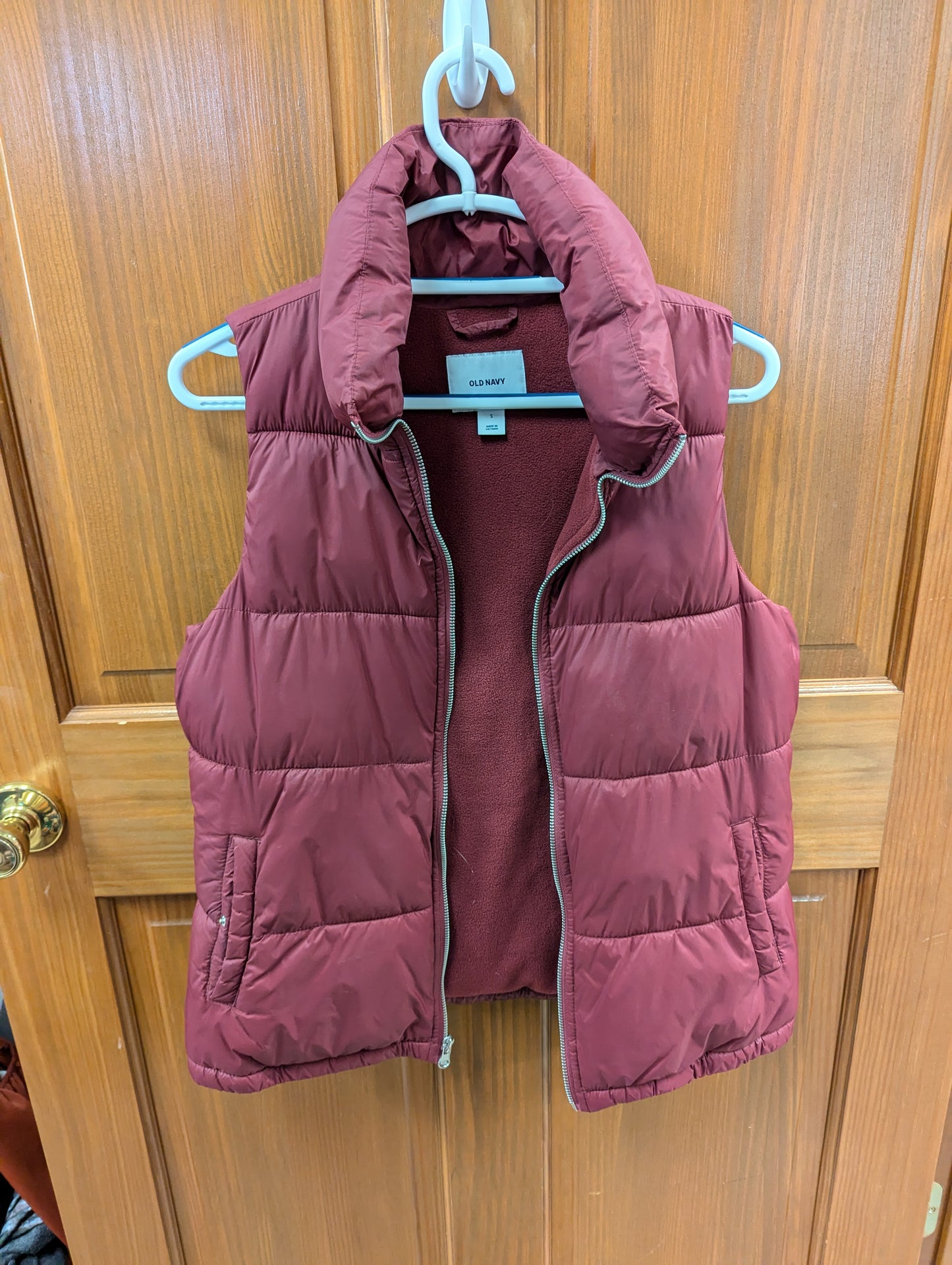 Old Navy burgundy puffer size S. RS 80