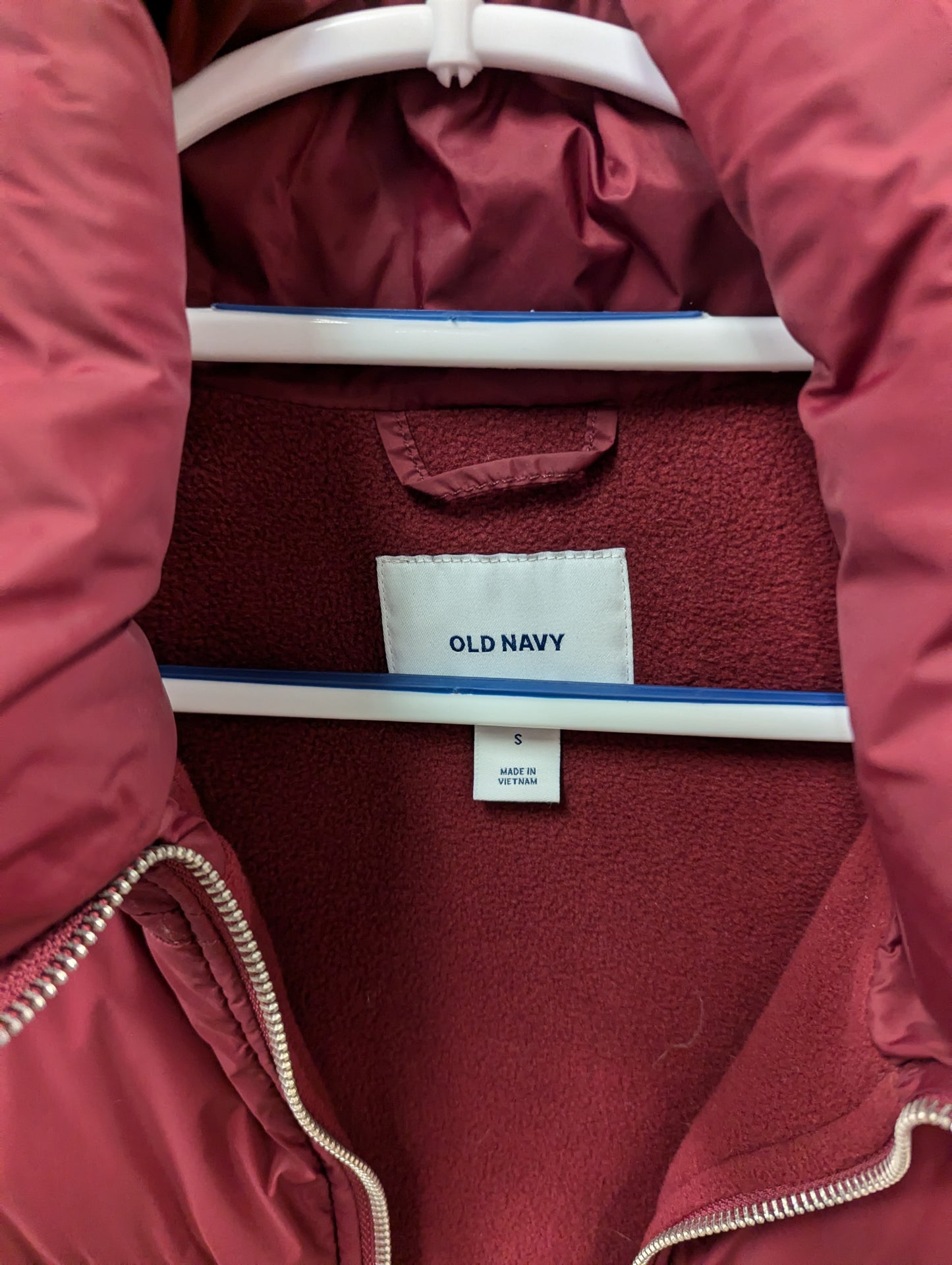 Old Navy burgundy puffer size S. RS 80