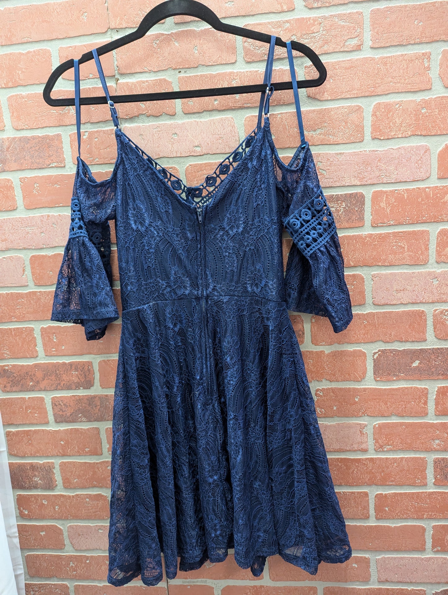 Navy lace cold shoulder dress. Size 3. RS-5