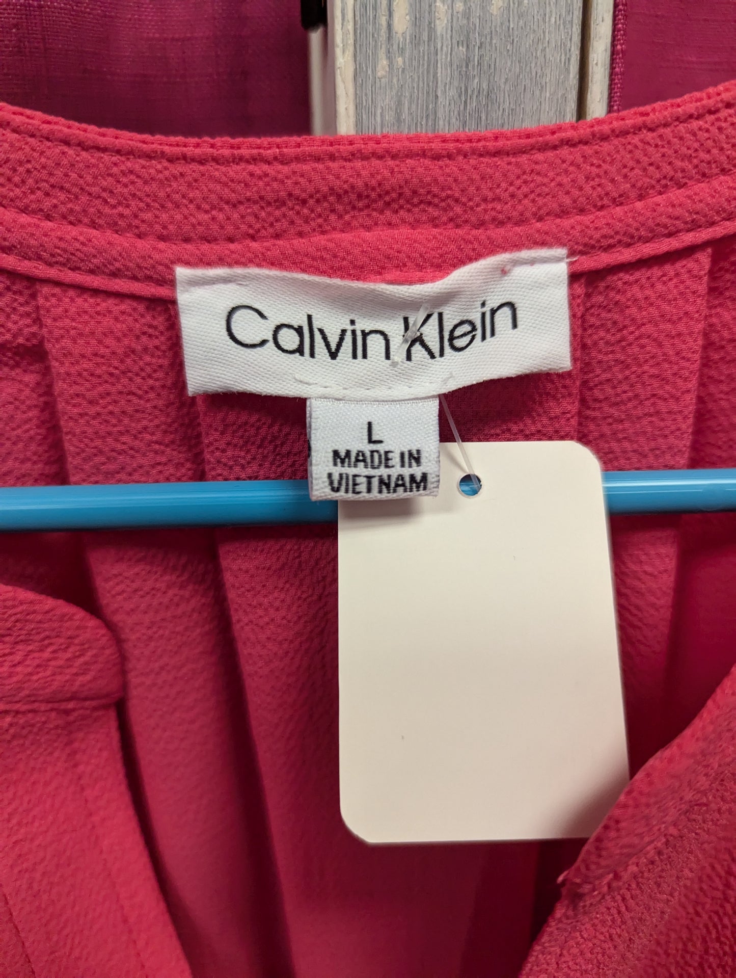 Calvin Klein Women's Large Pink Textured Capped Sleeve Summer Blouse. RS 29 - Scarlett's Riverside Boutique 