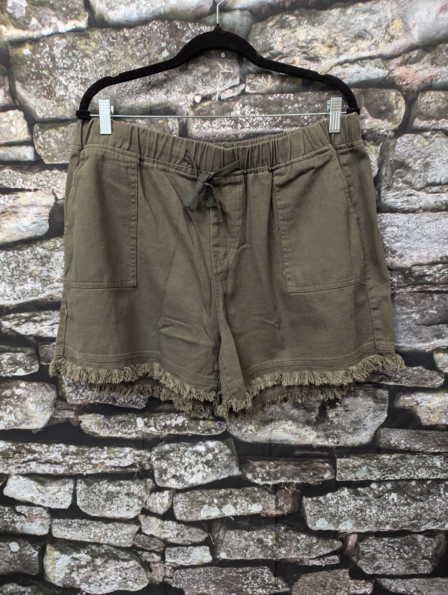 Army green plus size shorts. 2xl