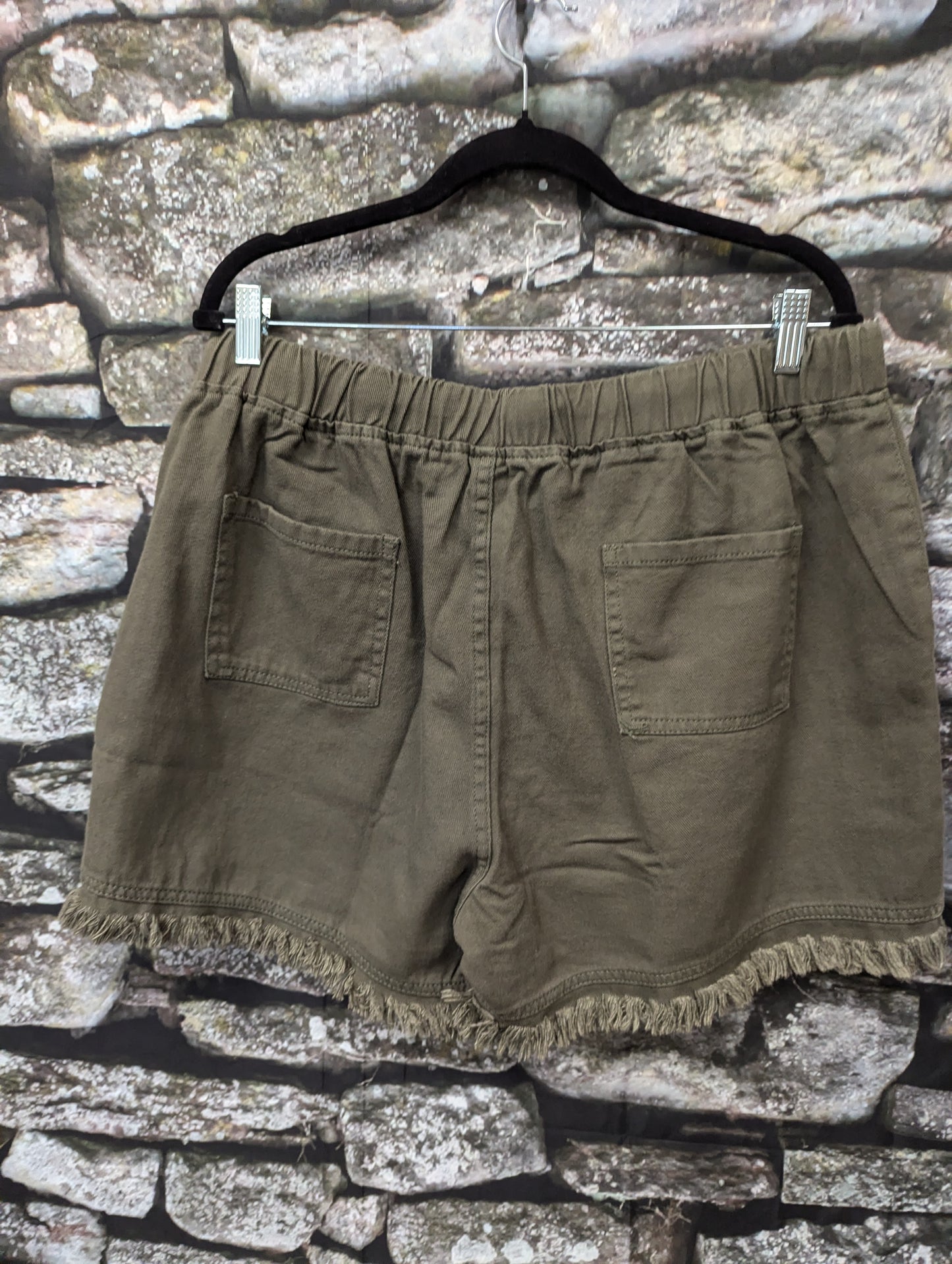 Army green plus size shorts. 2xl