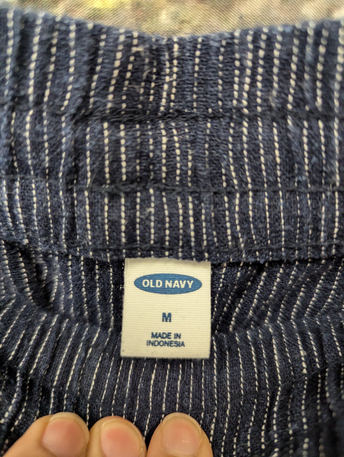 Old Navy blue striped linen shorts. Size M. RS 1