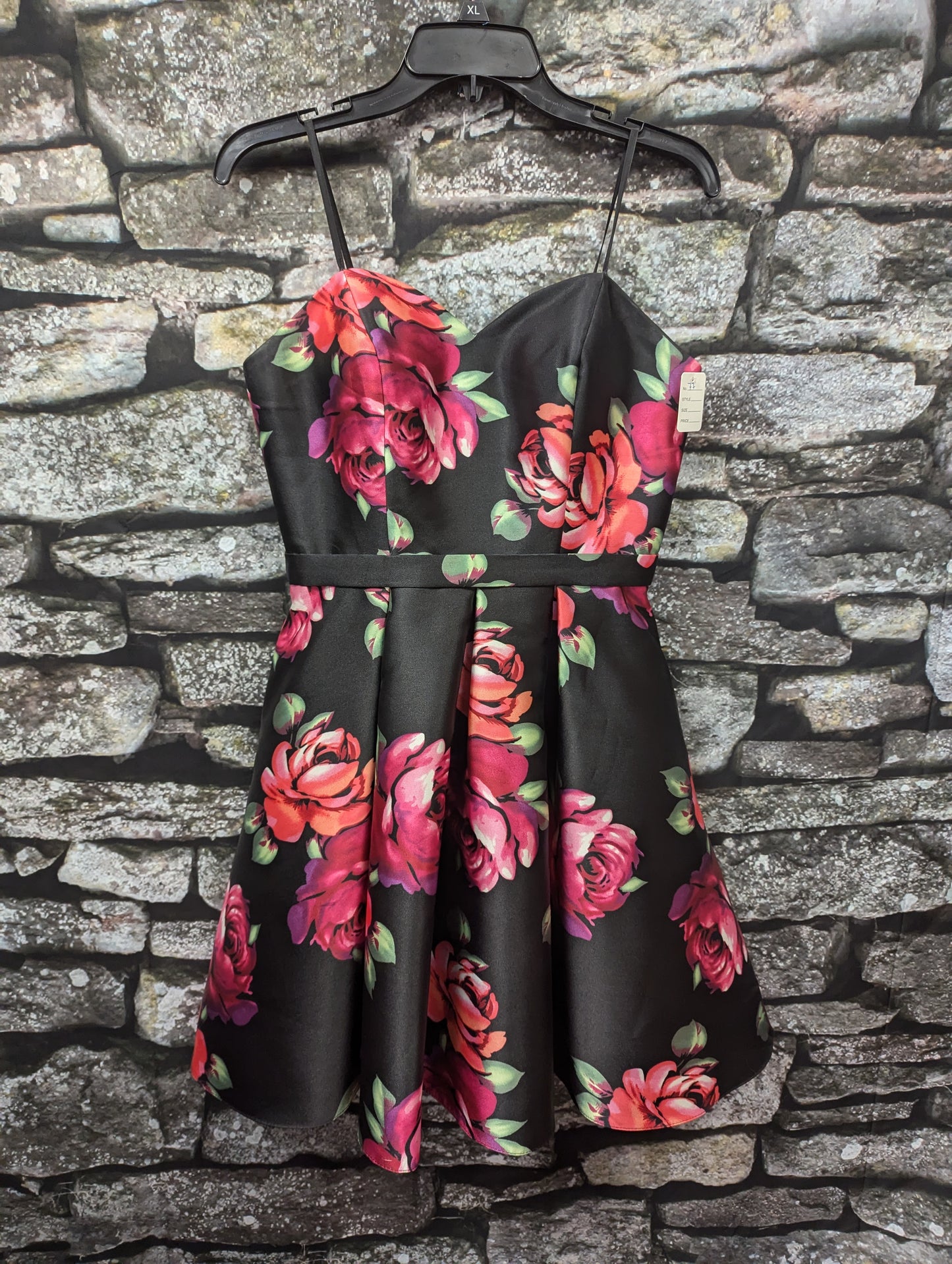 Floral homecoming dress. Size 8. RS- 77