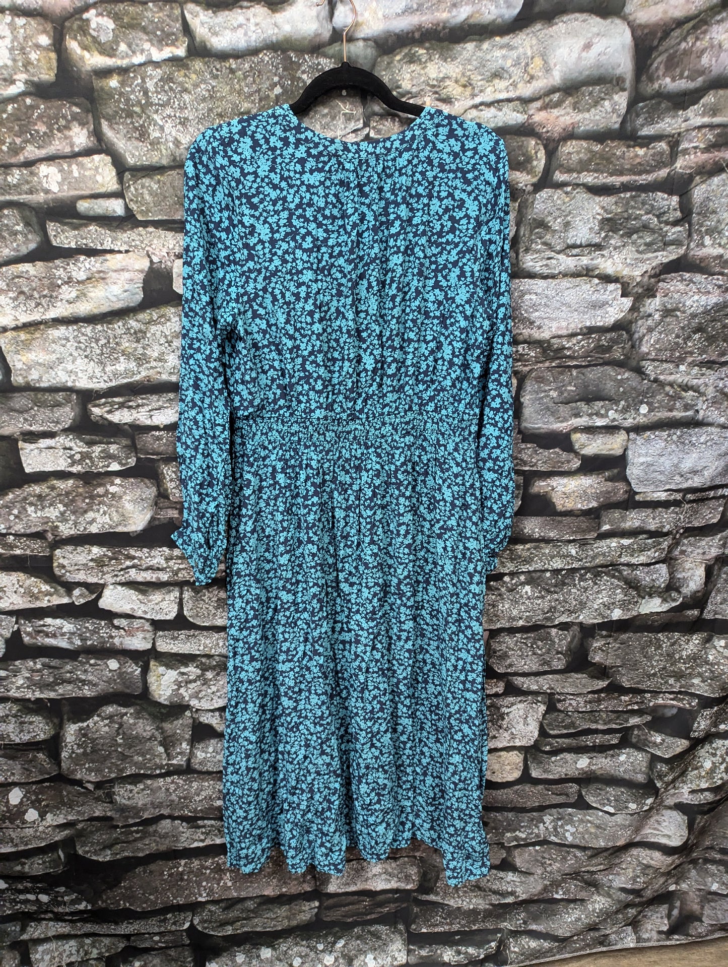 Loft blue floral midi dress. Size 10. RS 29