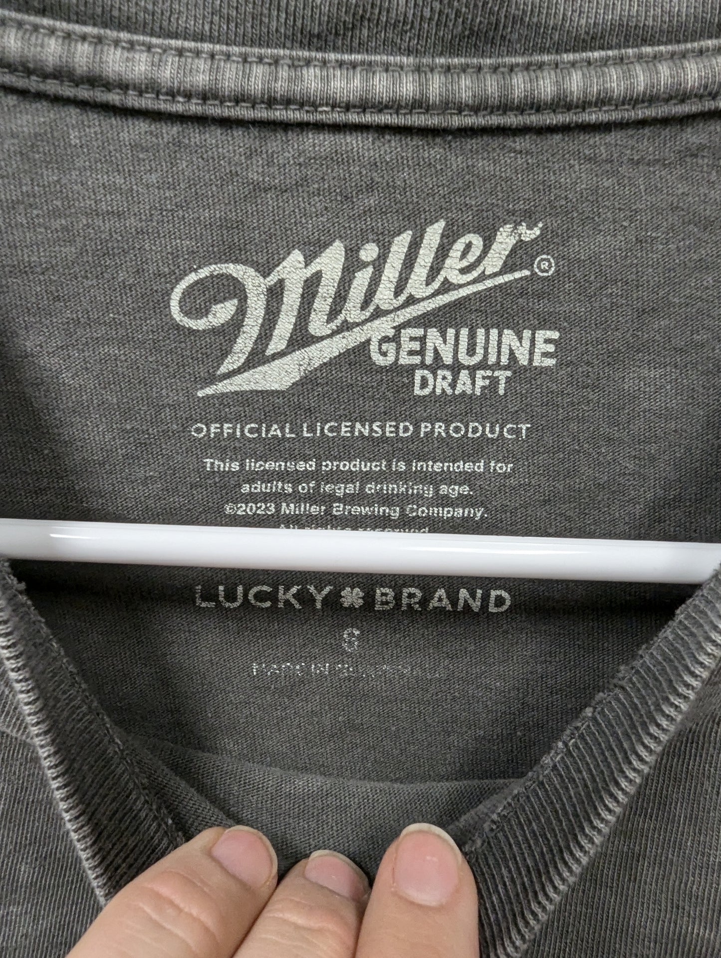 Miller t shirt. Size S. RS 65