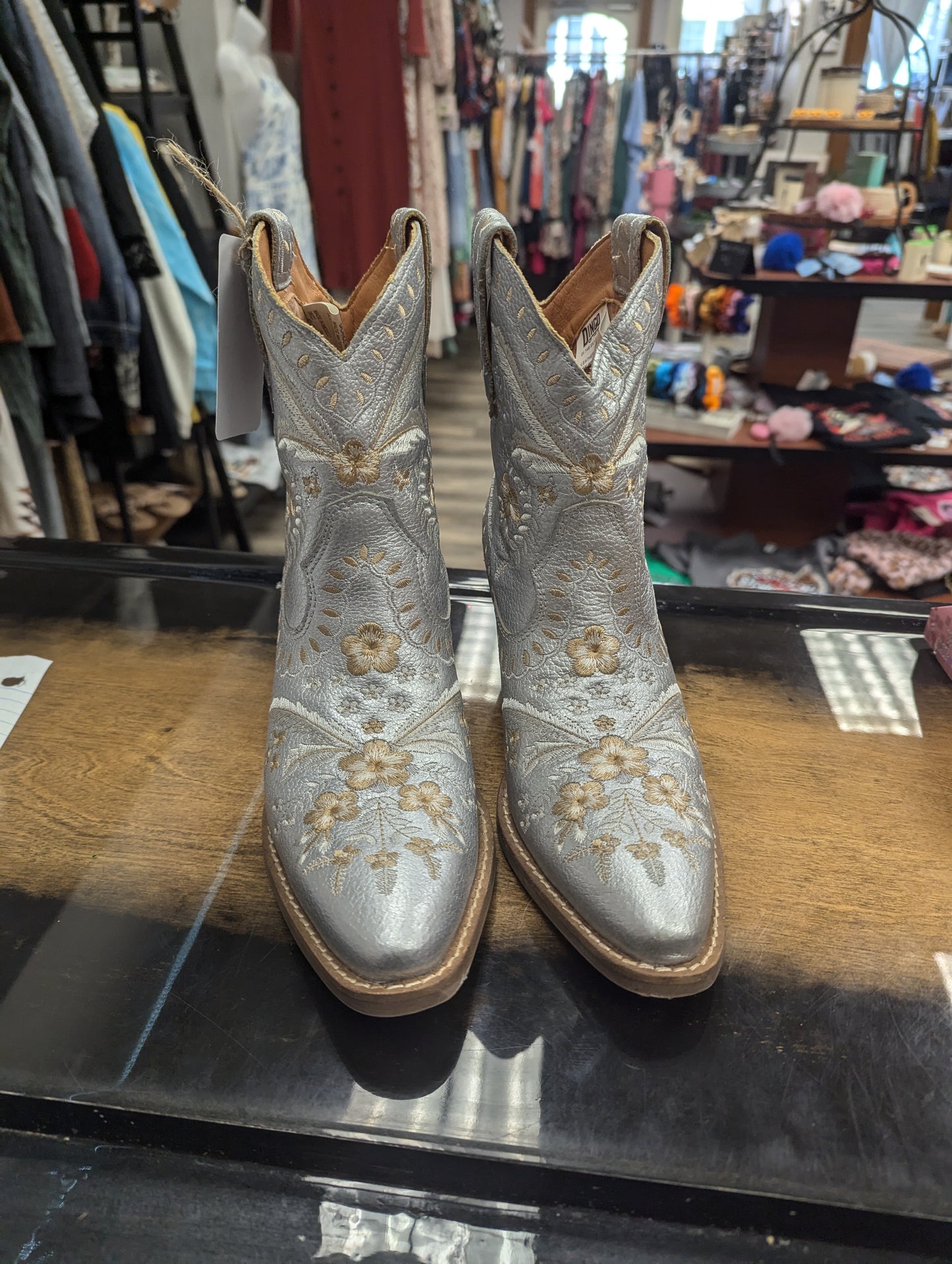 Dingo silver embroidered boots. Size 6.5 RS 9