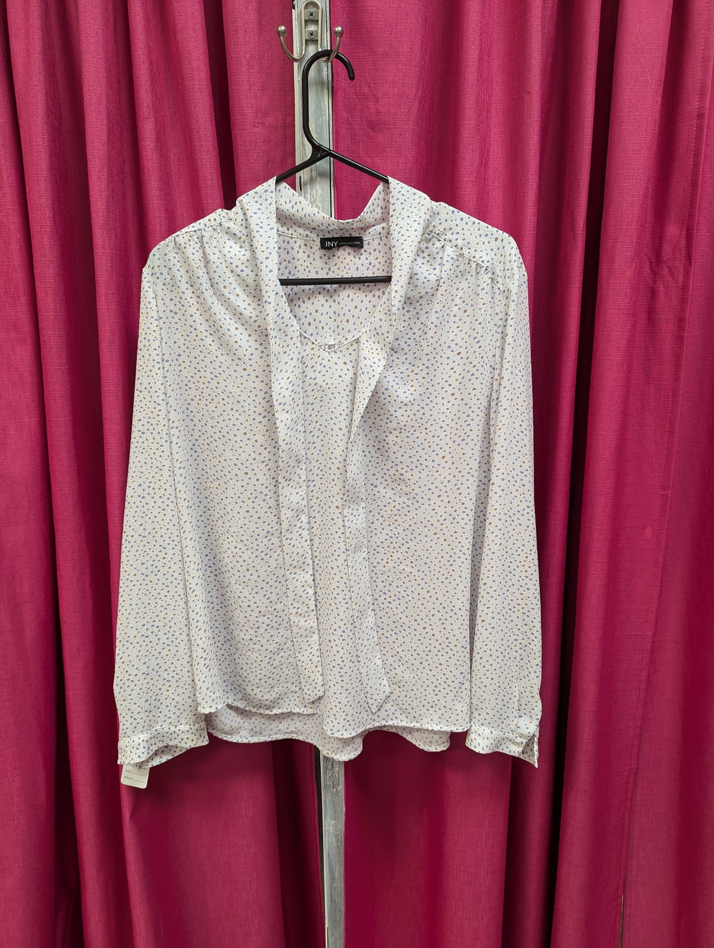 JNY white long sleeve dot top. Size L. RS 63