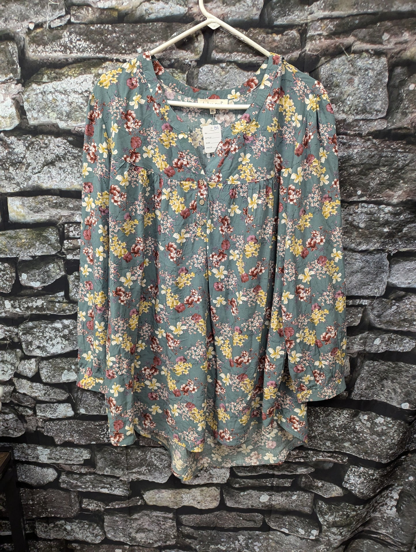 Floral button up blouse. Size 2xl. RS 83