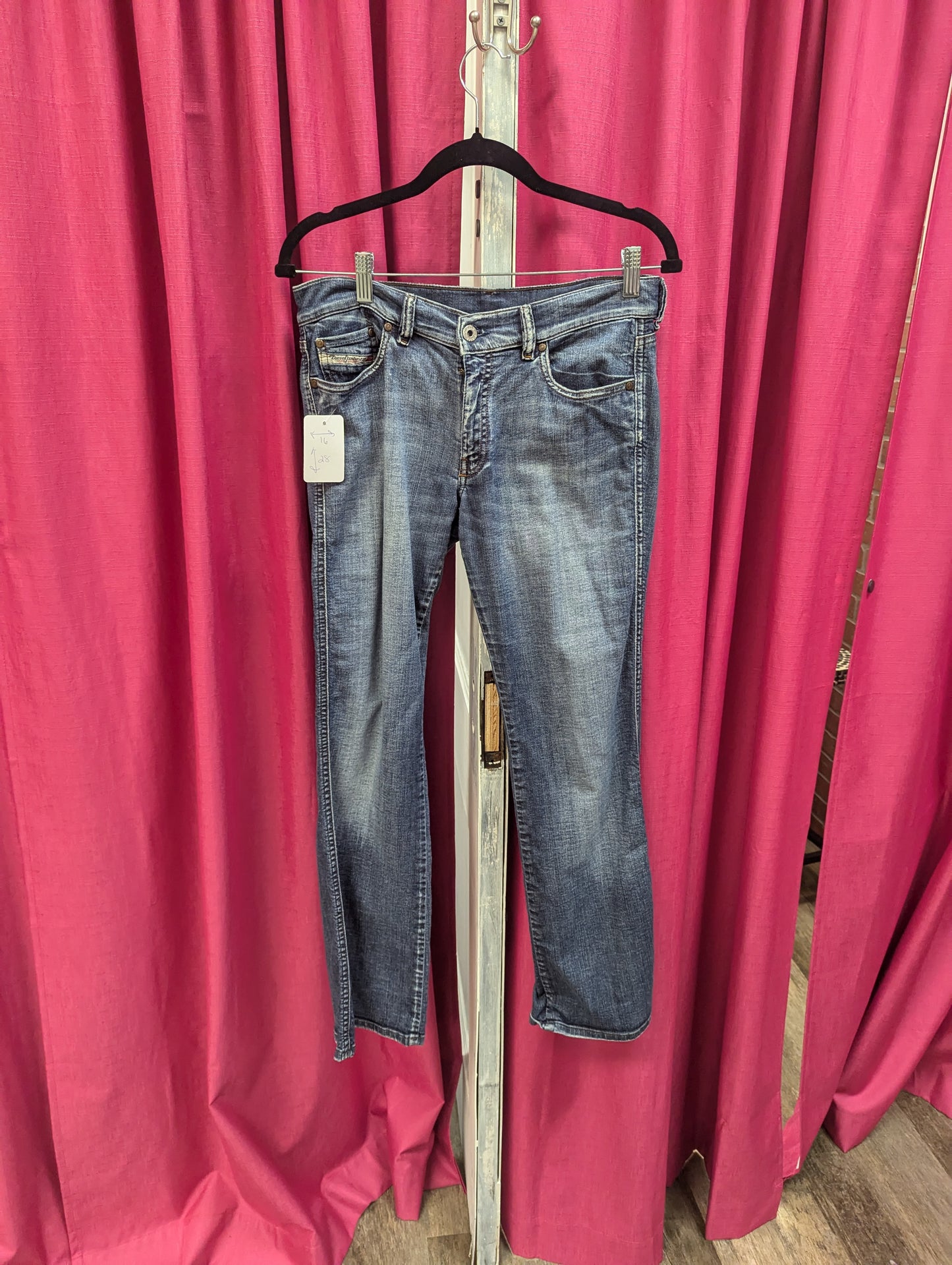 Diesel bootcut jeans. Size 31.