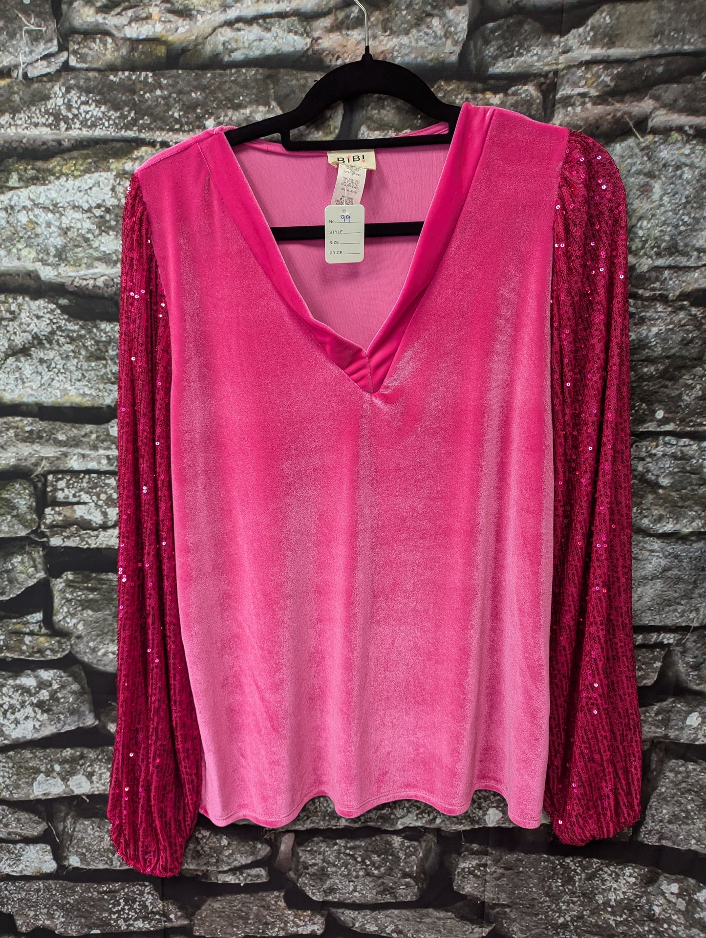 Bibi hot pink sequin top. Size M . RS 99