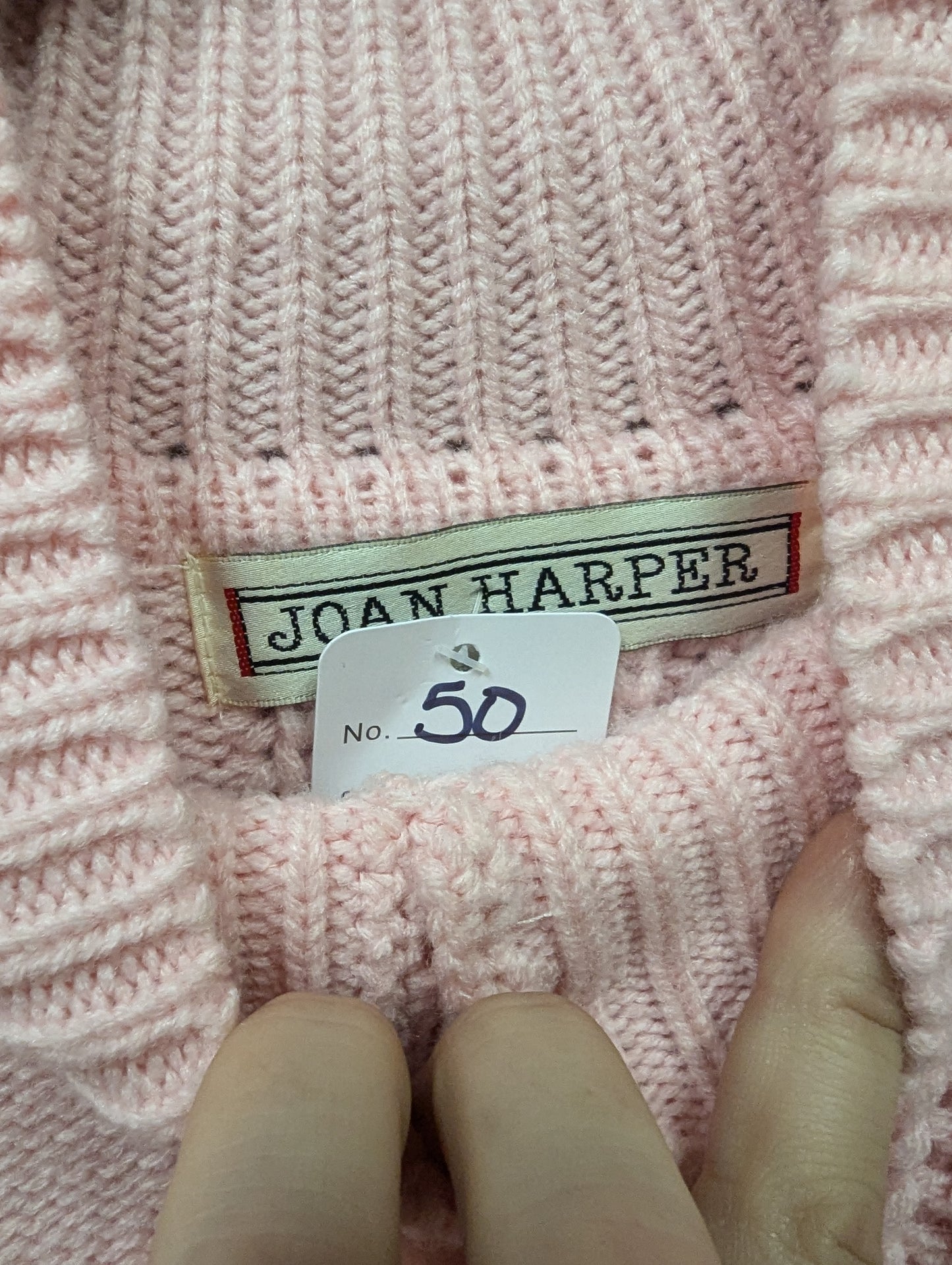 Pink Joan Harper sweater. Size S. RS 50.