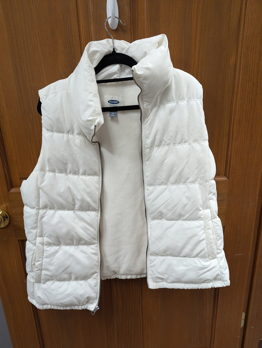 Old navy white puffer vest. Size XL. RS 50