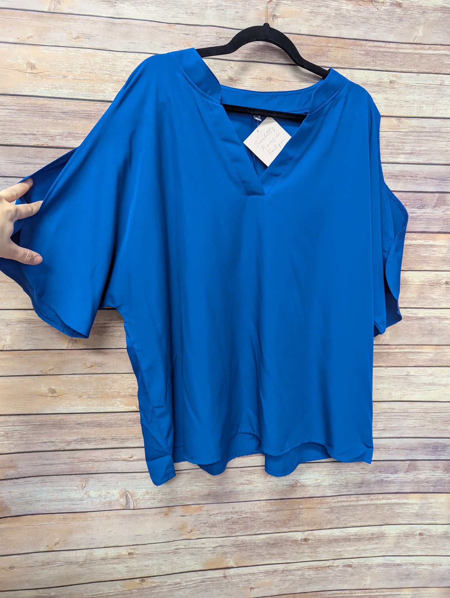 3xl blue cold sleeve top.