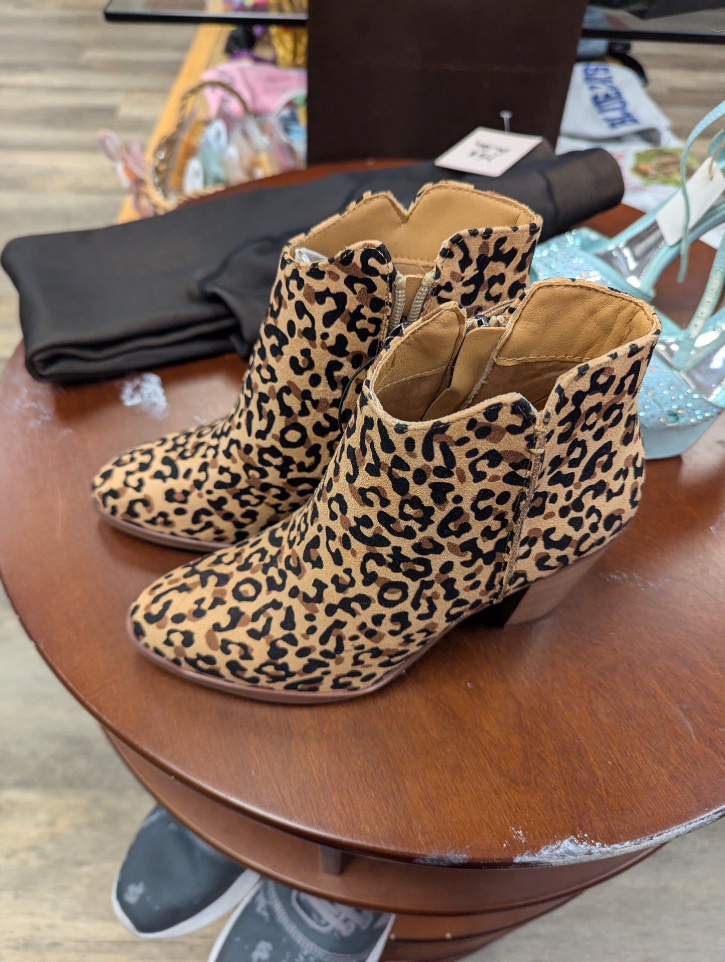 Leopard booties, NWTs from Maurices, size 7